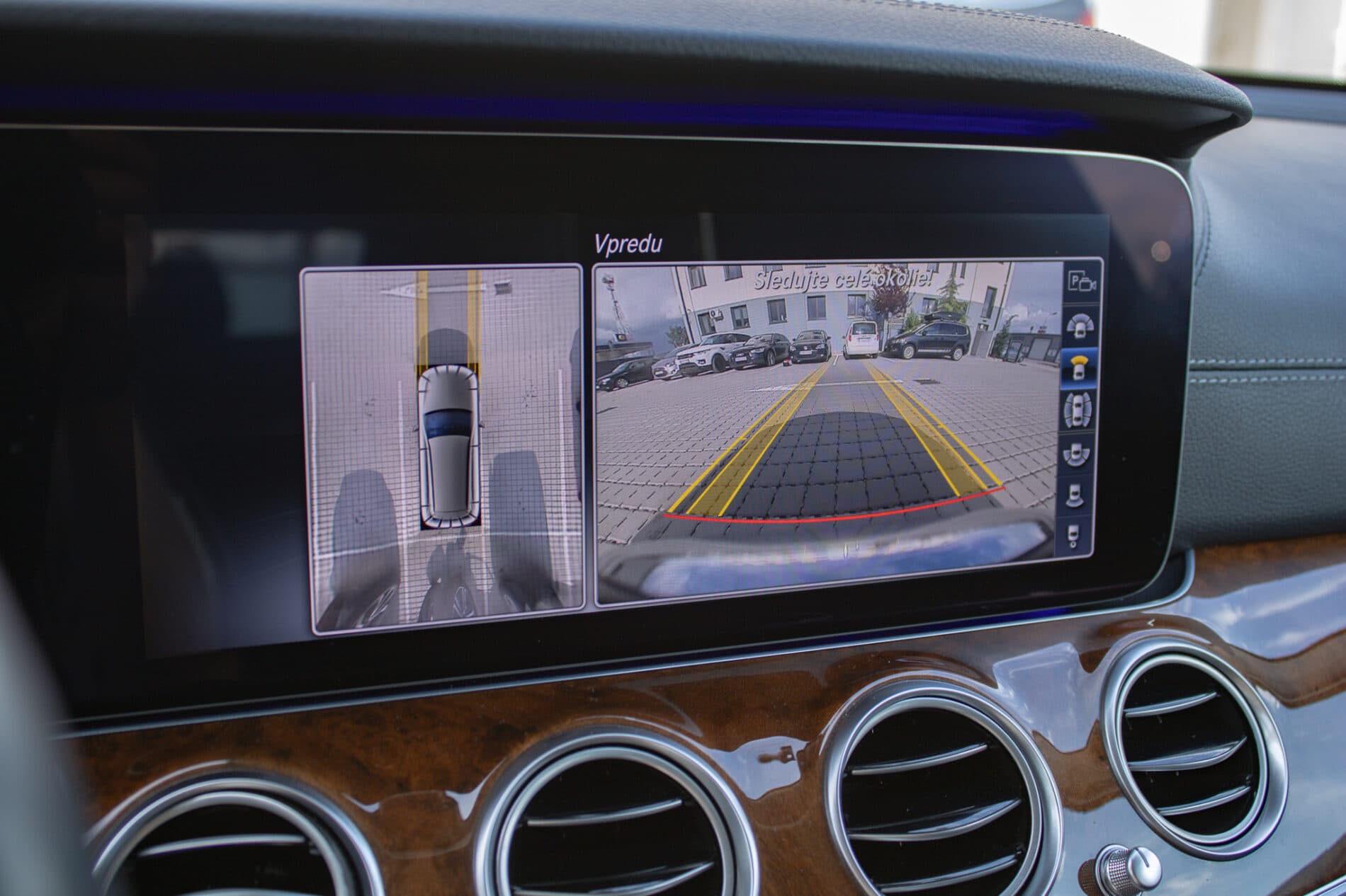 2019 Mercedes-Benz E 400d, modrá kombi, 190 026 km