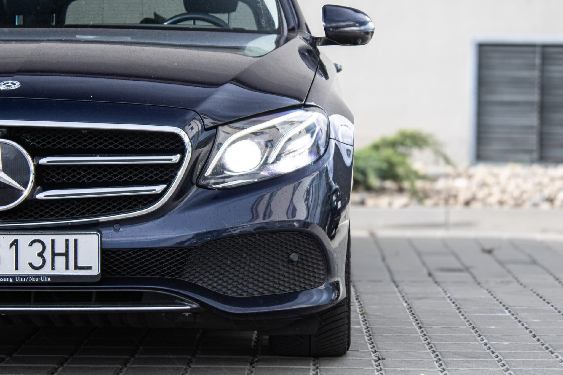 2019 Mercedes-Benz E 400d, modrá kombi, 190 026 km