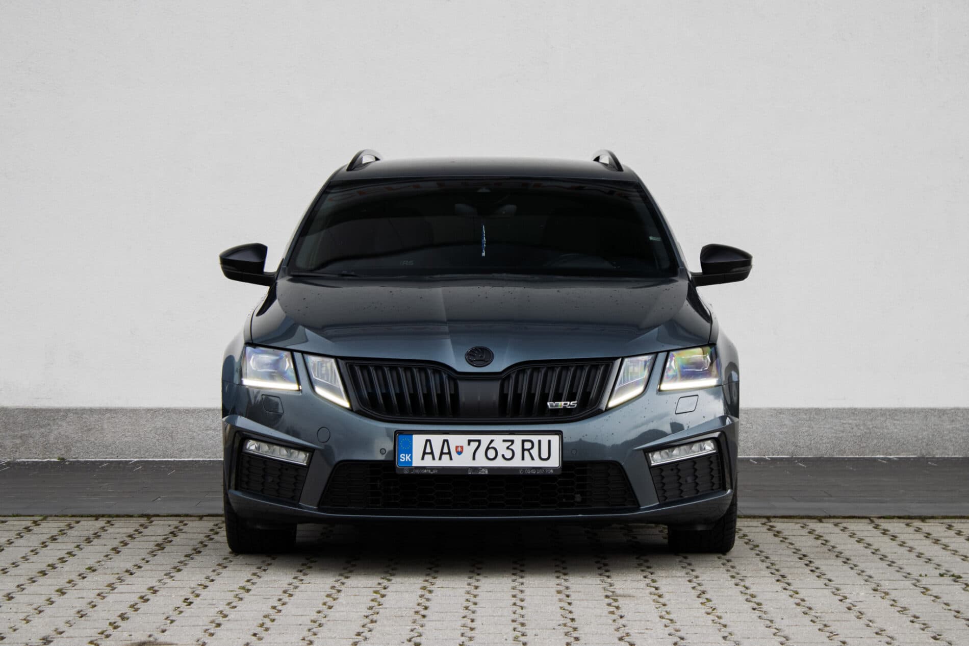 2017 Skoda Octavia RS, sivá kombi, 192 310 km