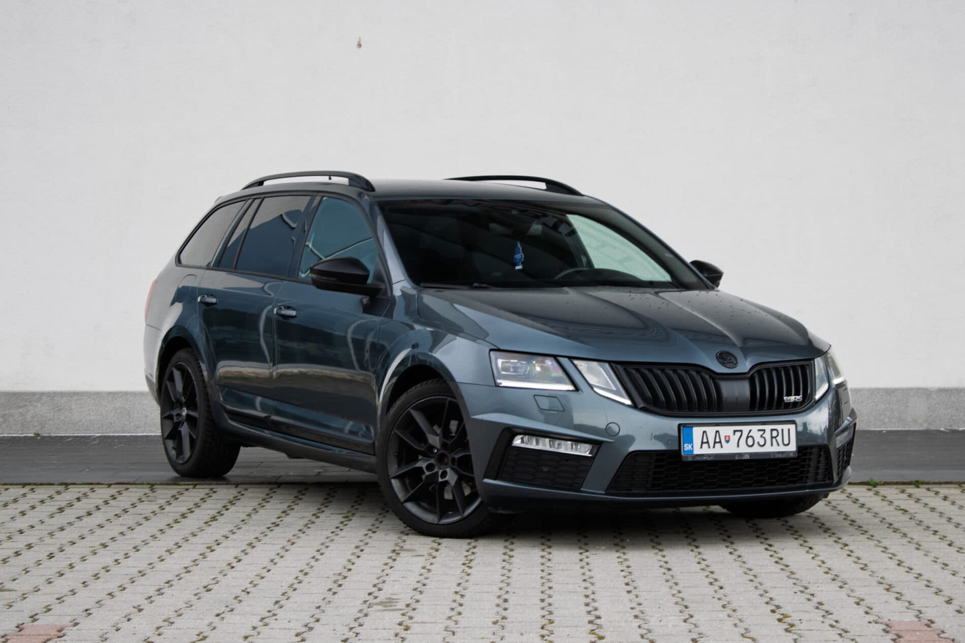 2017 Skoda Octavia RS, sivá kombi, 192 310 km