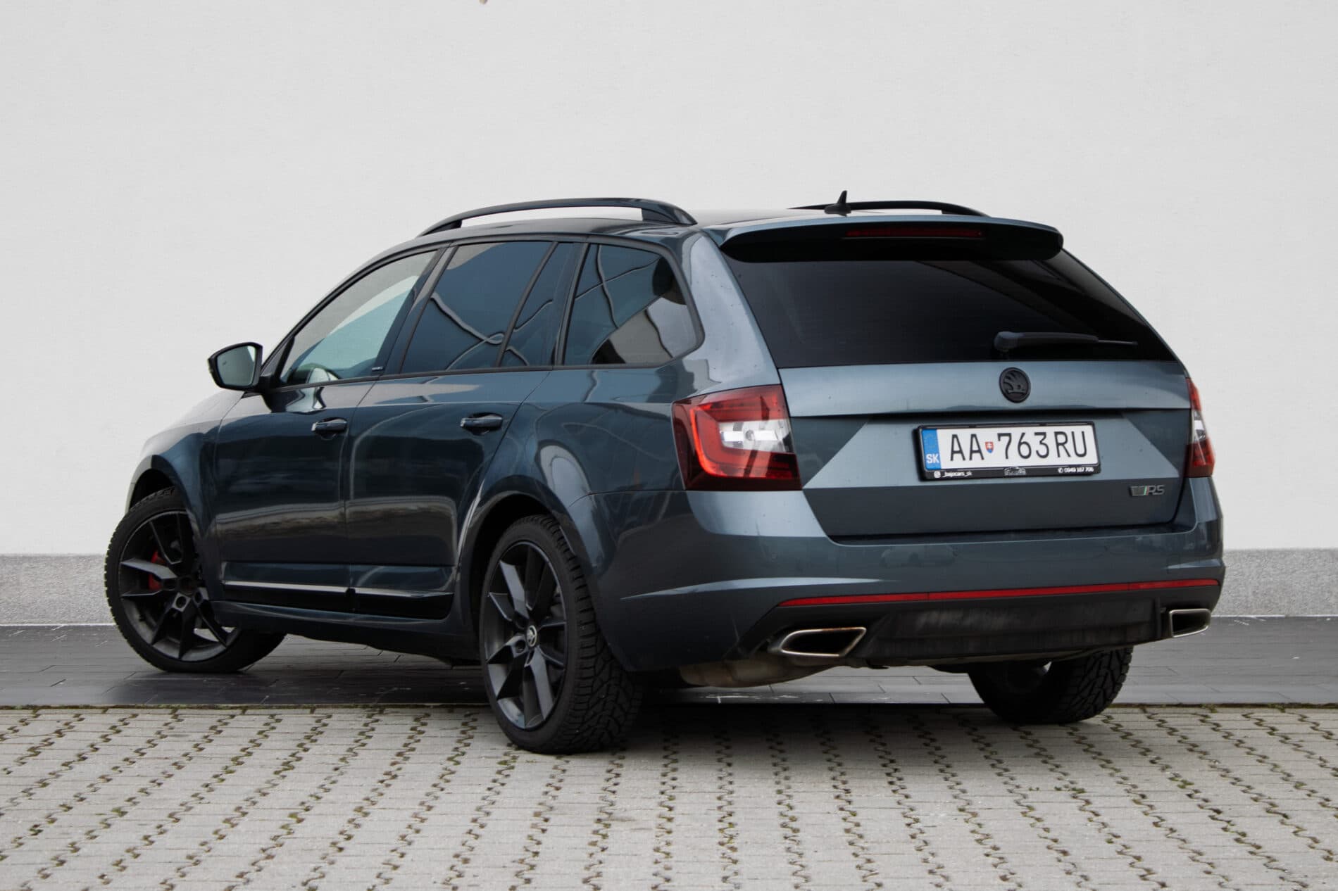 2017 Skoda Octavia RS, sivá kombi, 192 310 km