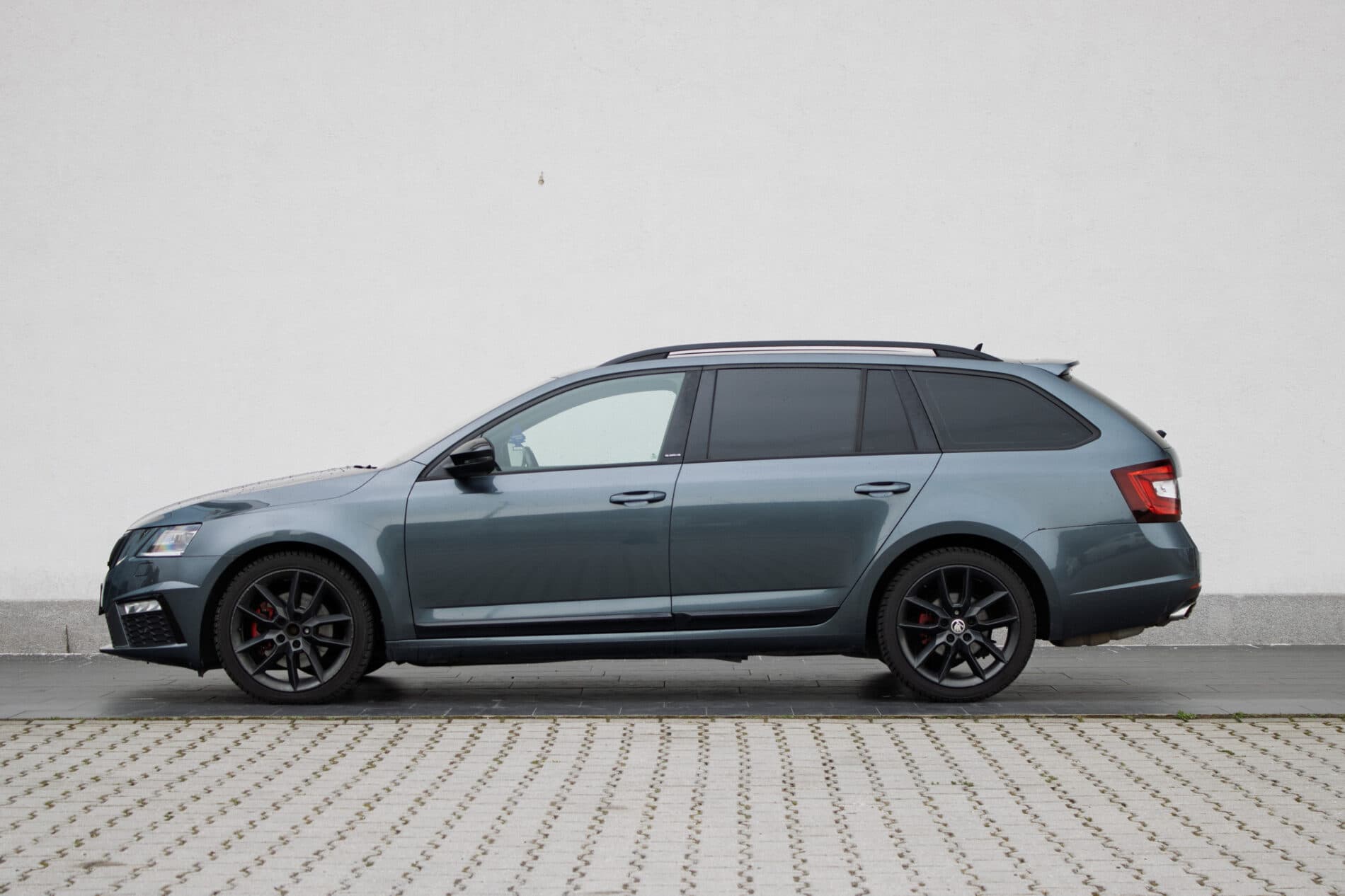 2017 Skoda Octavia RS, sivá kombi, 192 310 km