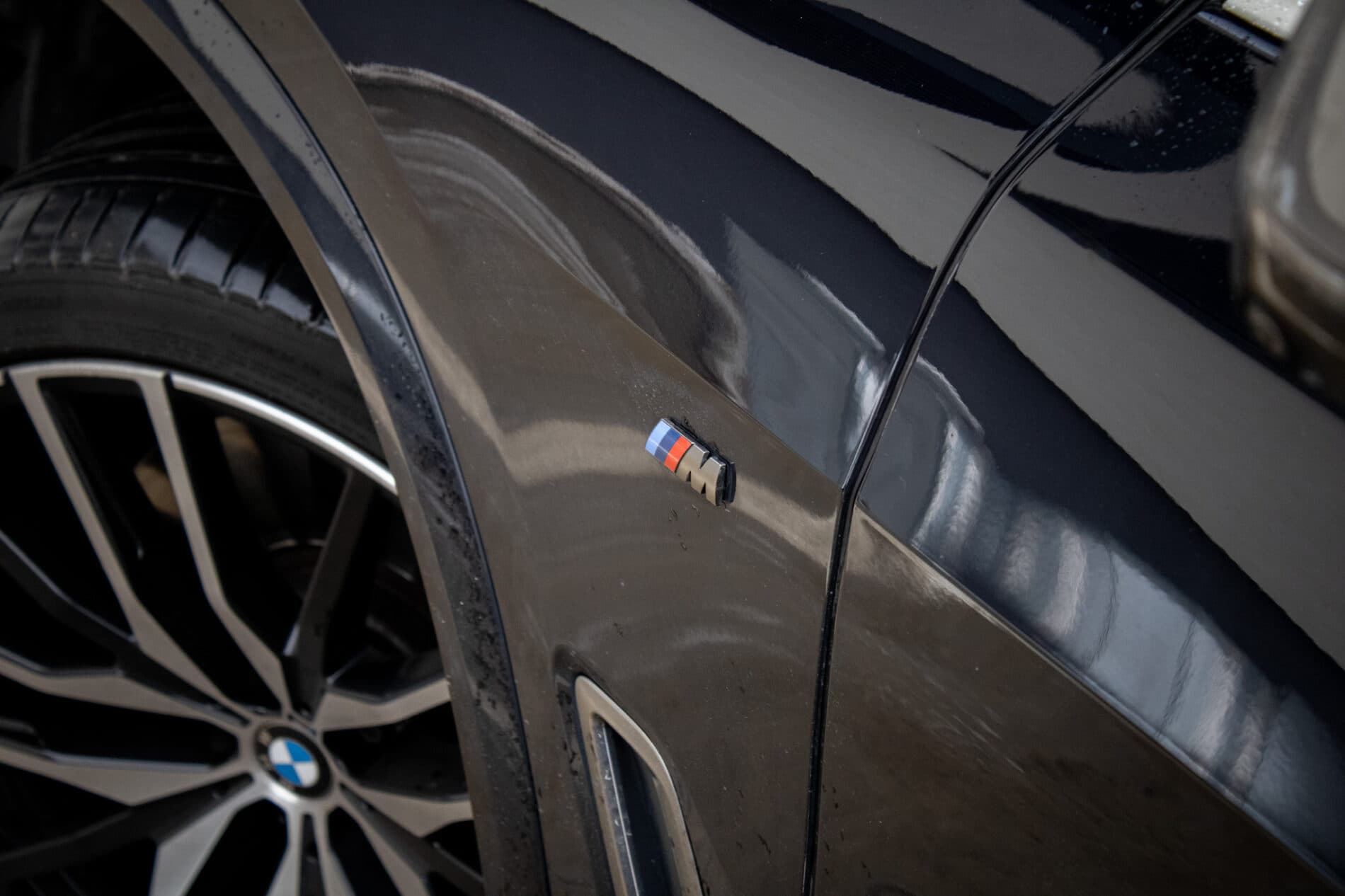 2019 BMW X5 M50d, čierna suv, 183 178 km