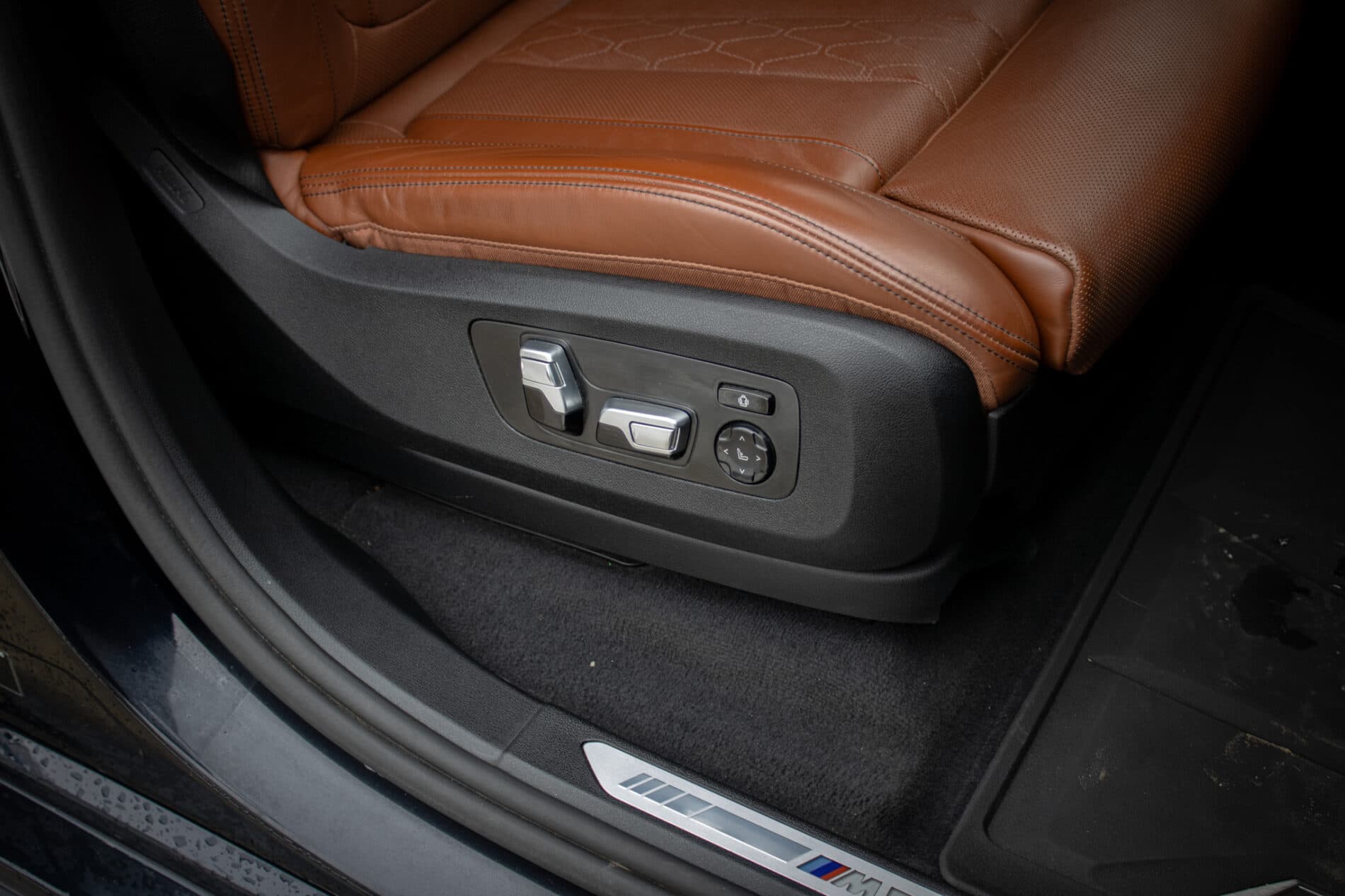 2019 BMW X5 M50d, čierna suv, 183 178 km