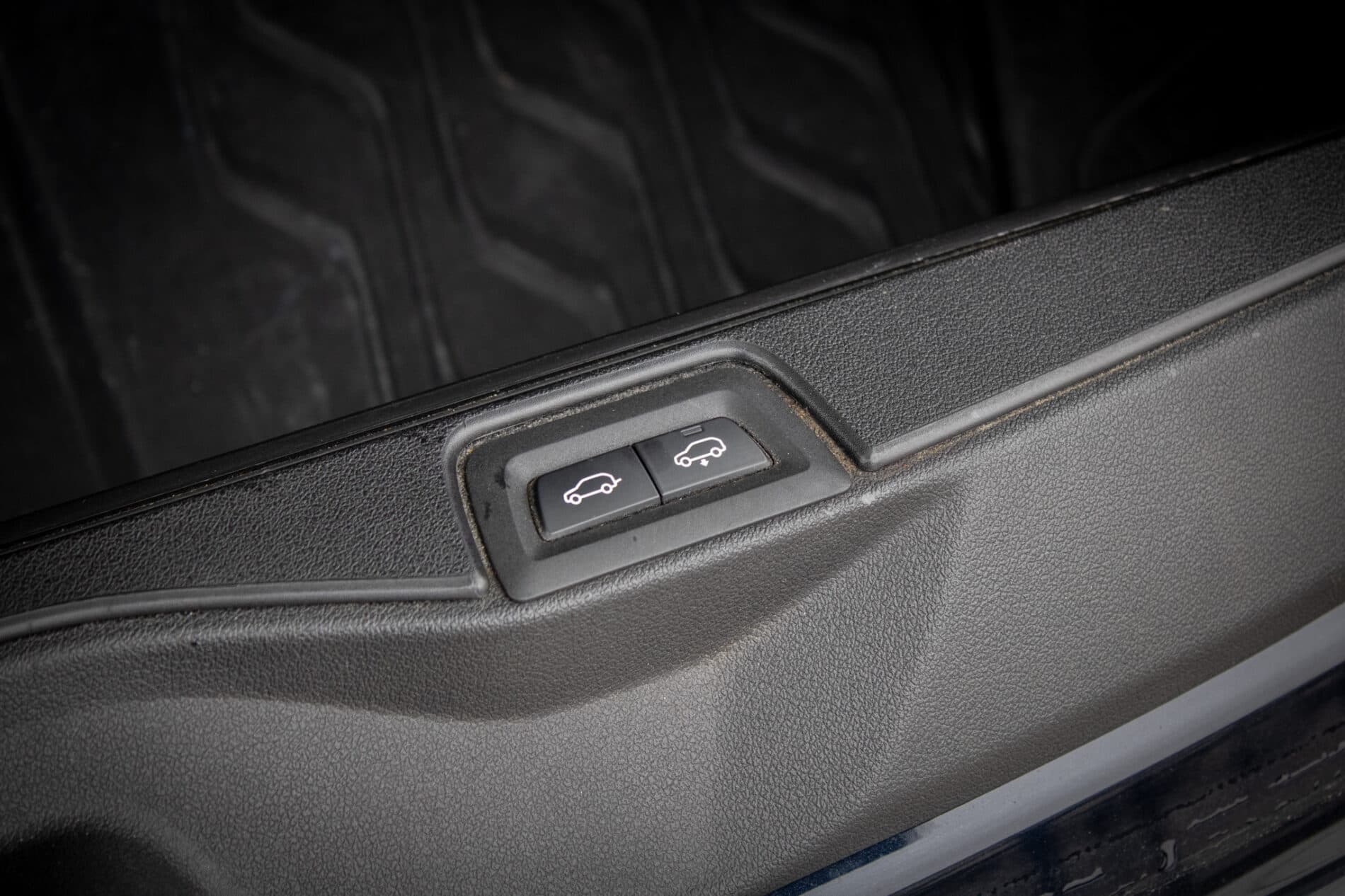 2019 BMW X5 M50d, čierna suv, 183 178 km