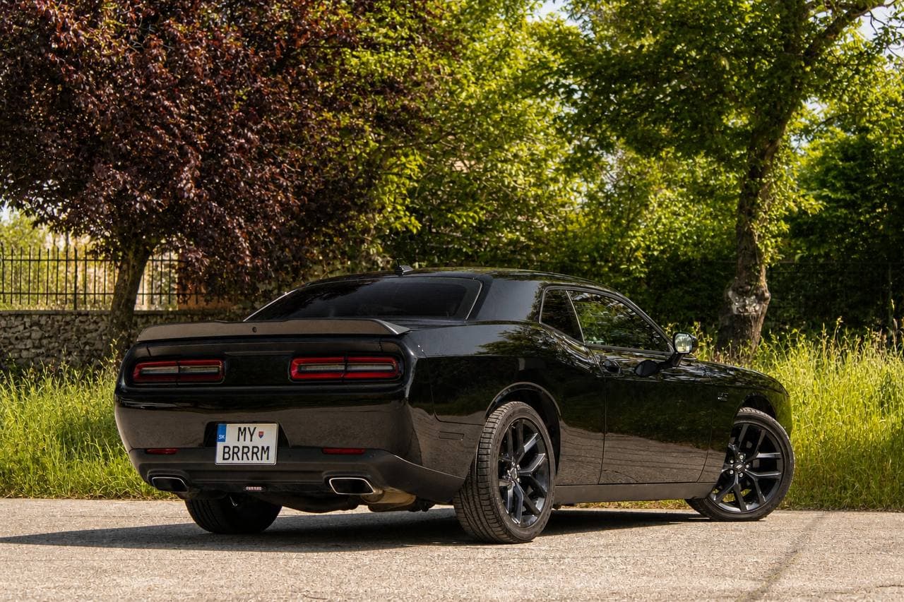2023 Dodge Challenger, čierna kupé, 14 110 km