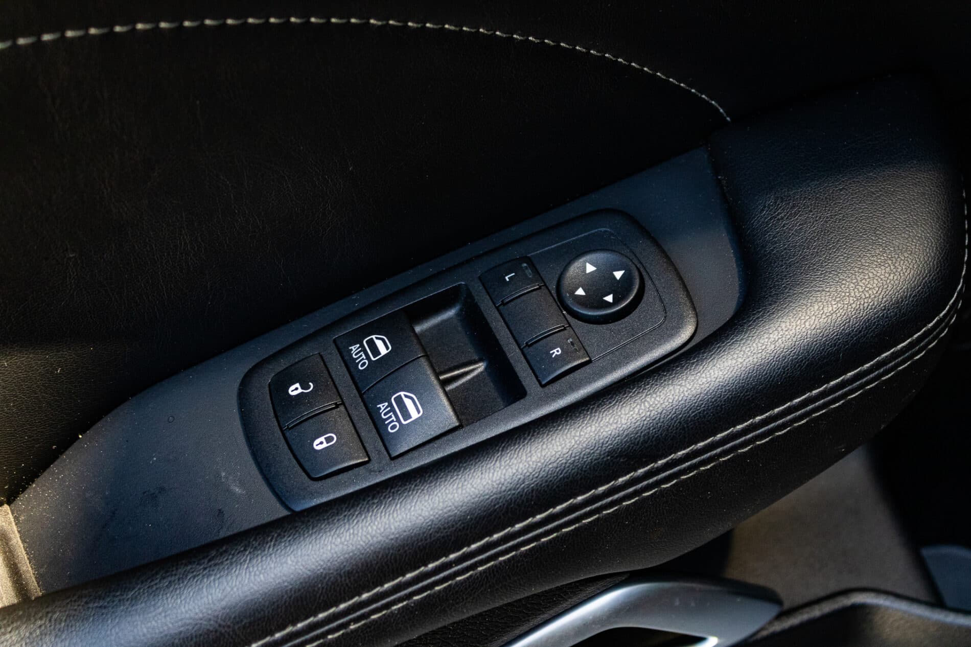 2023 Dodge Challenger, čierna kupé, 14 110 km