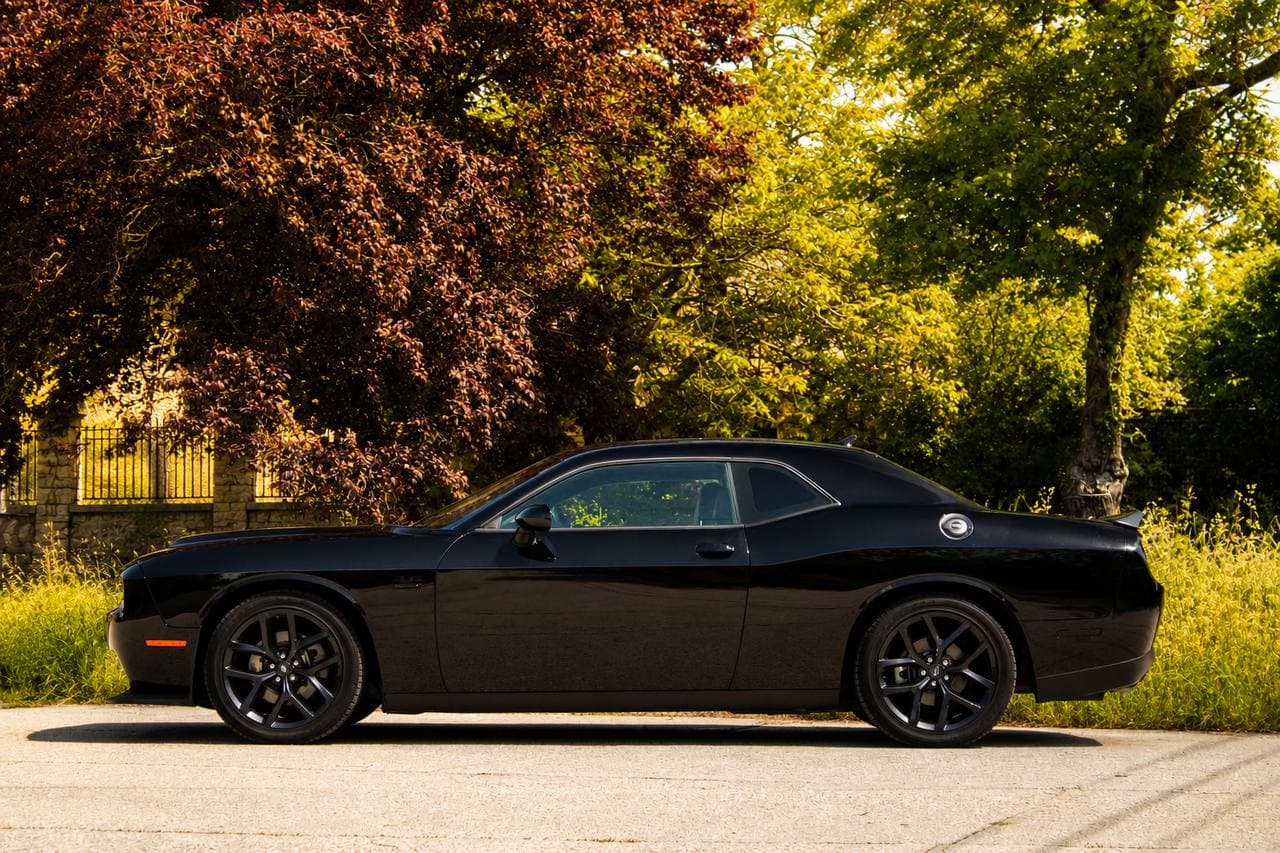 2023 Dodge Challenger, čierna kupé, 14 110 km