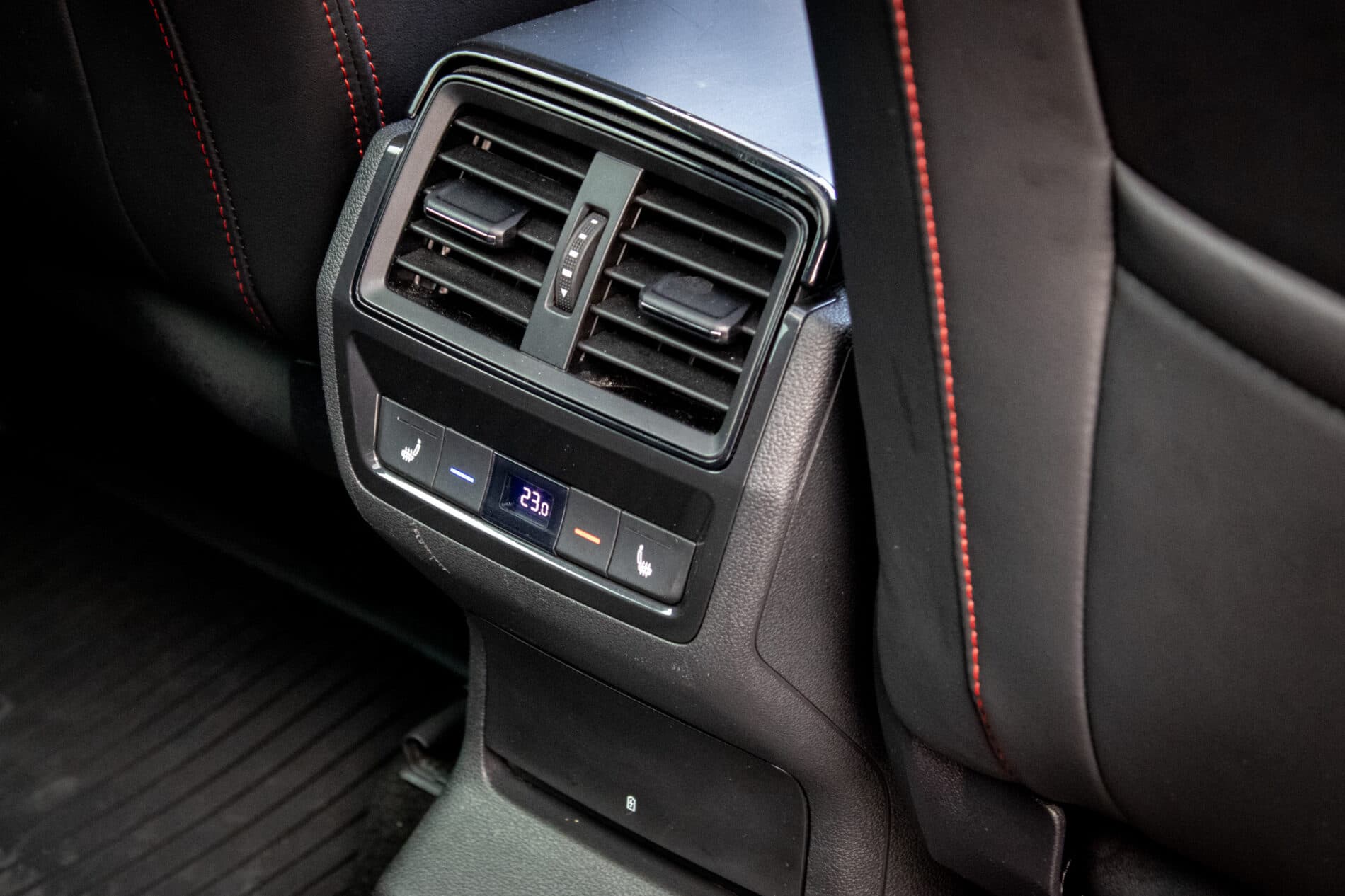 2020 Skoda Kodiaq RS, sivá suv, 131 224 km