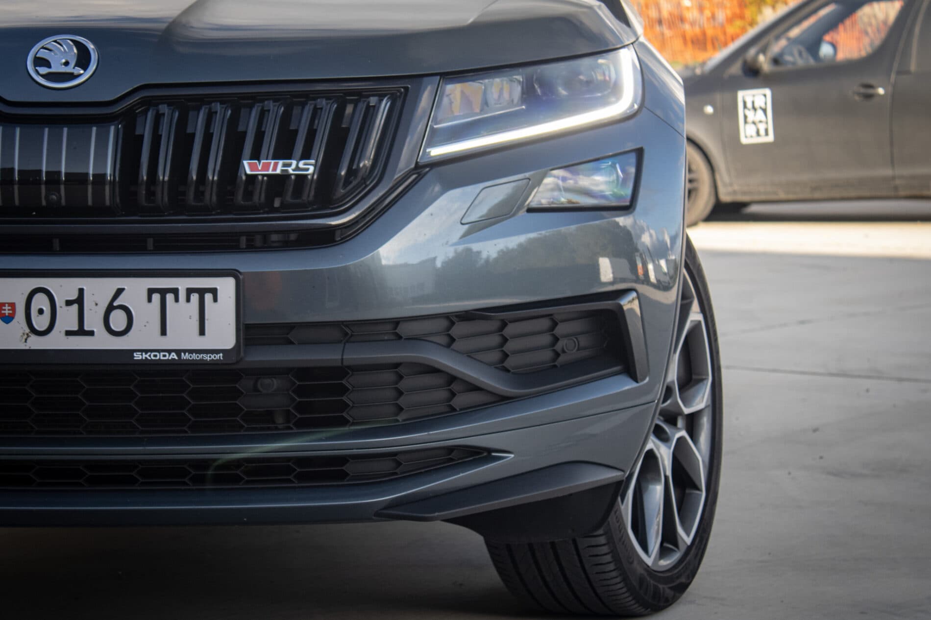 2020 Skoda Kodiaq RS, sivá suv, 131 224 km