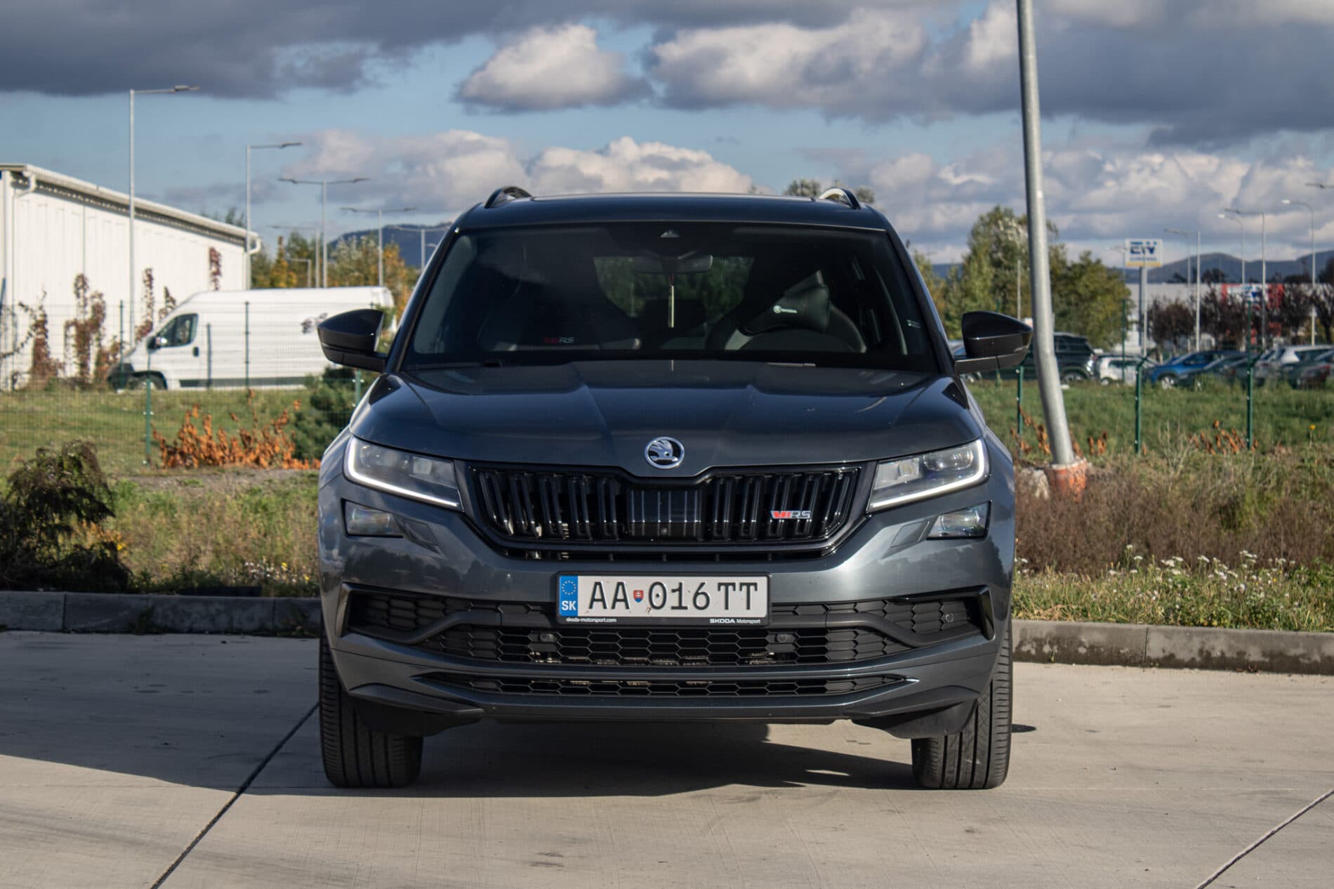 2020 Skoda Kodiaq RS, sivá suv, 131 224 km
