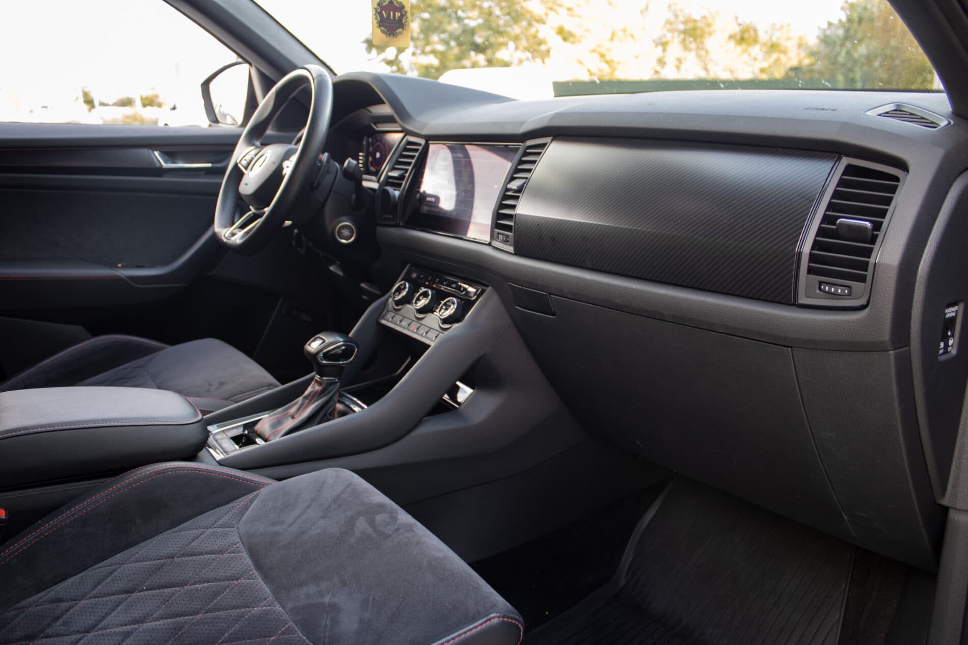 2020 Skoda Kodiaq RS, sivá suv, 131 224 km