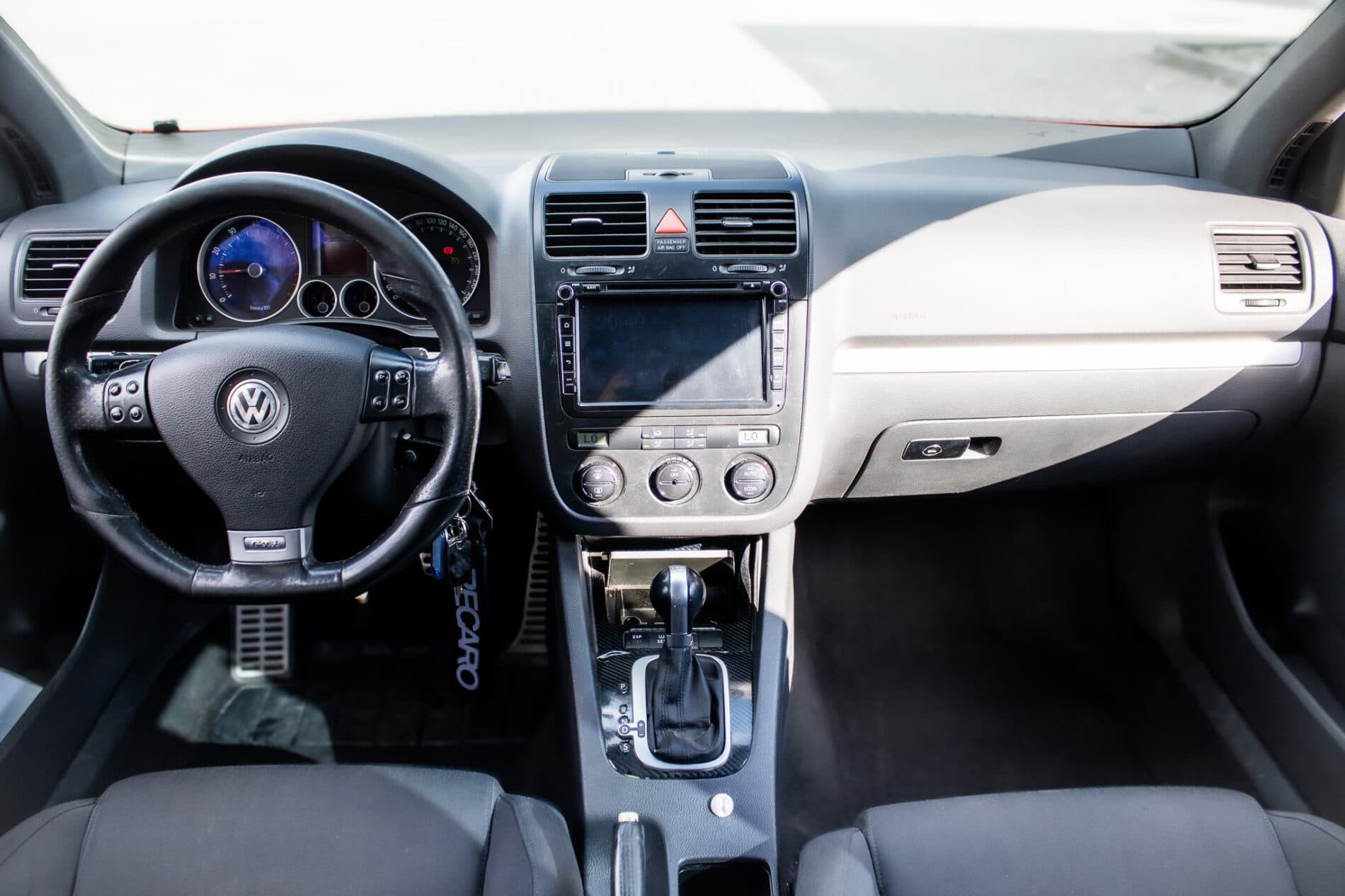 2005 Volkswagen Golf GTI, červená hatchback, 275 000 km