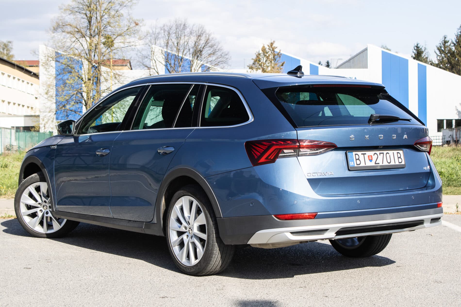 2021 Skoda Octavia RS, modrá kombi, 95 018 km