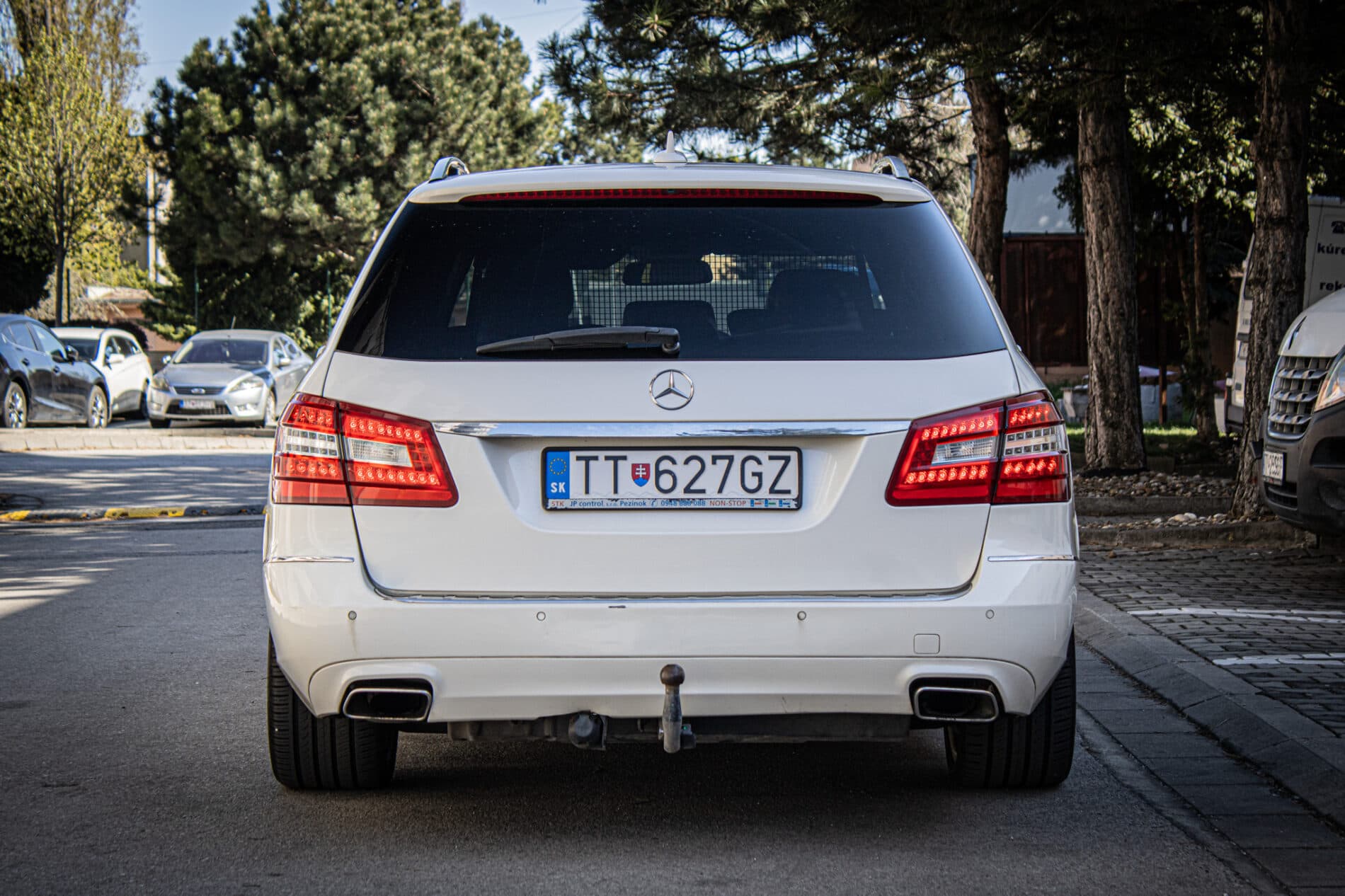 2011 Mercedes-Benz E 300 CDI, biela kombi, 276 846 km