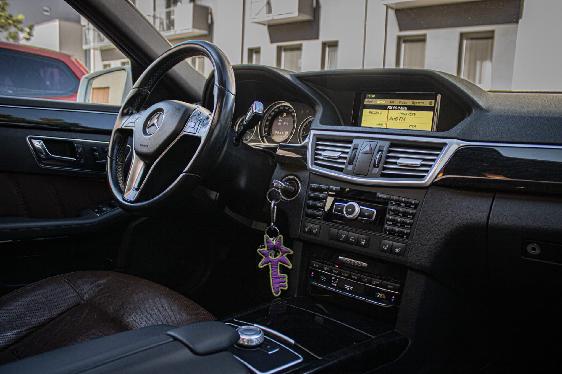 2011 Mercedes-Benz E 300 CDI, biela kombi, 276 846 km