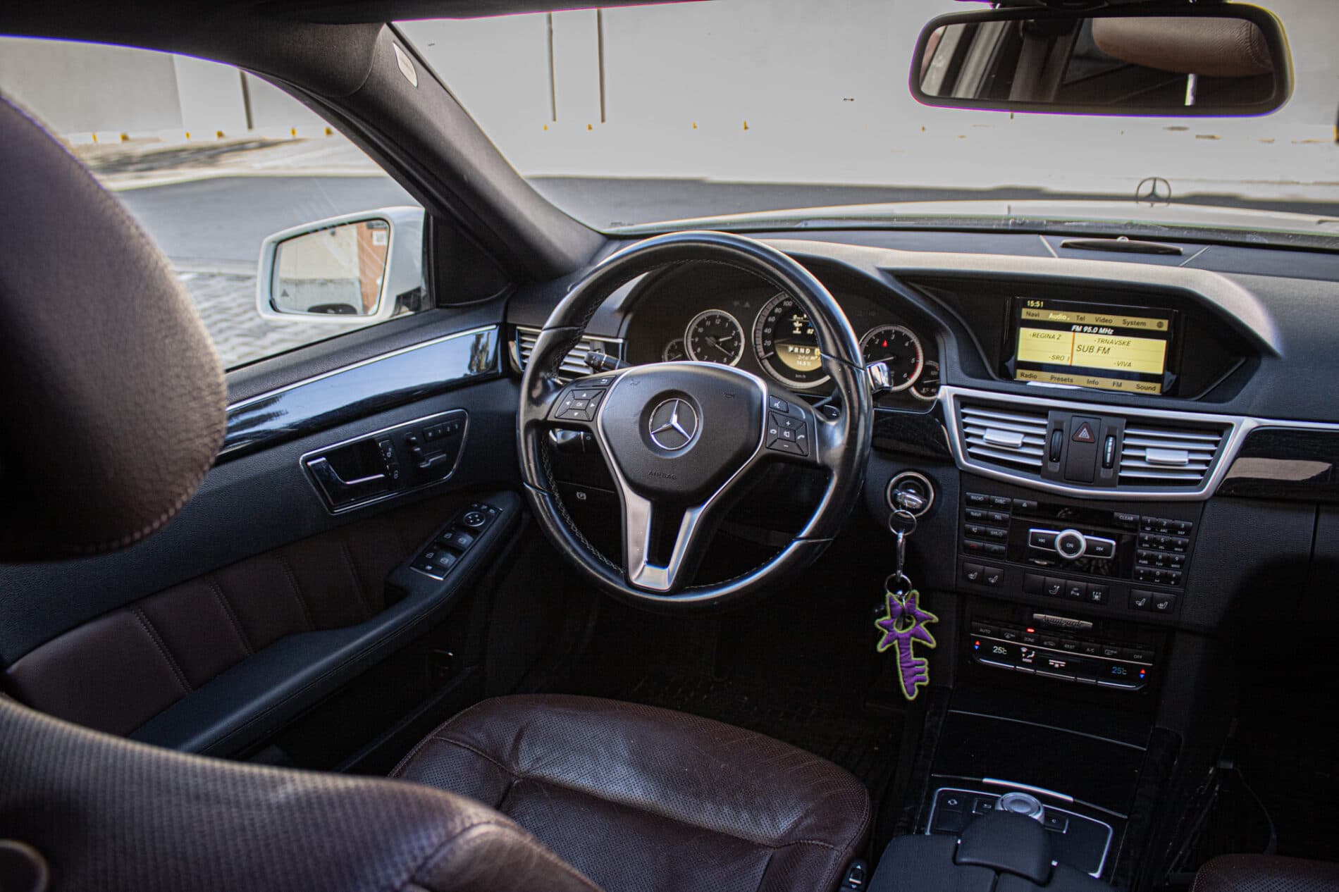 2011 Mercedes-Benz E 300 CDI, biela kombi, 276 846 km