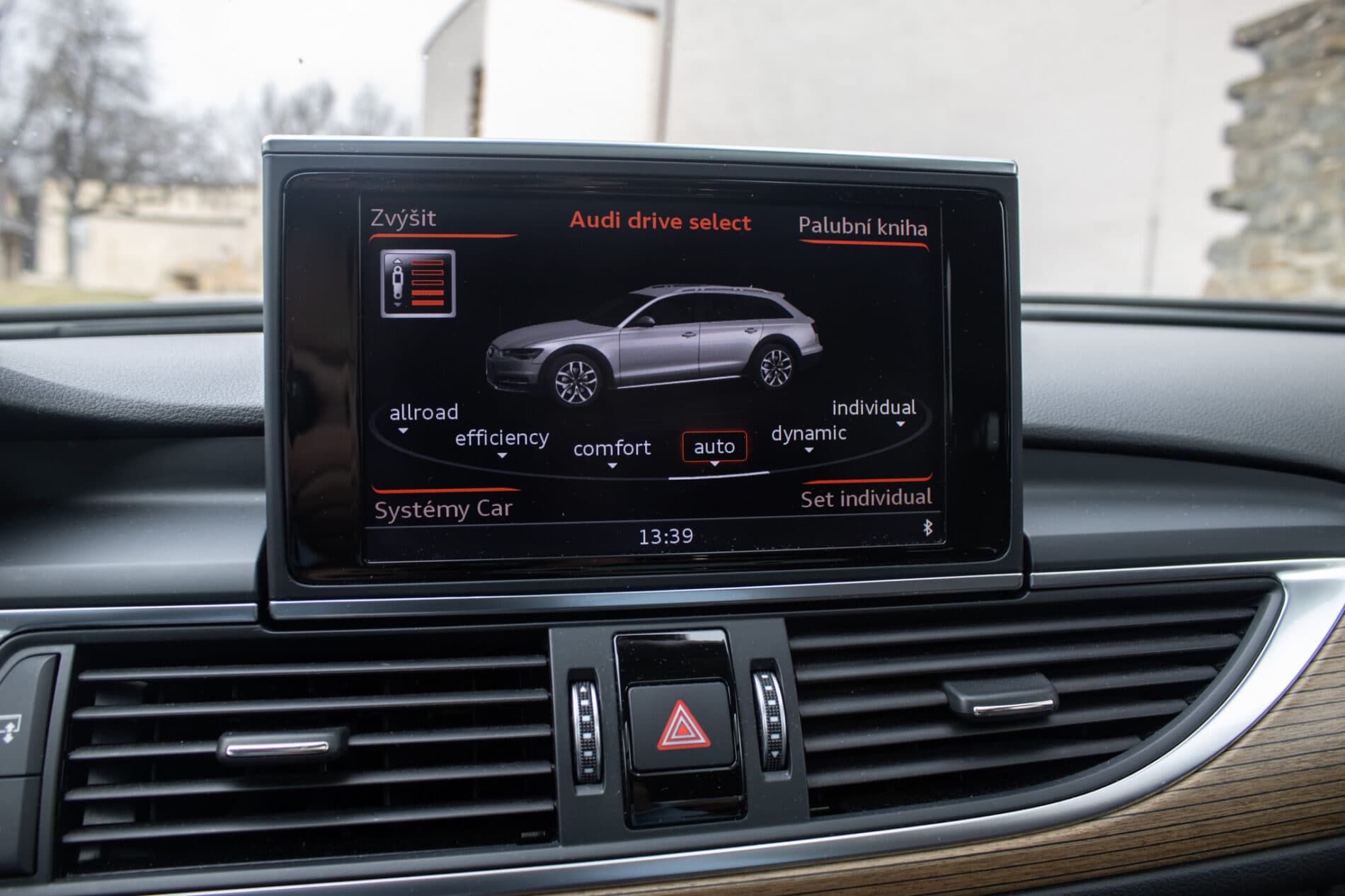 2016 AUDI A6, biela kombi, 253 654 km