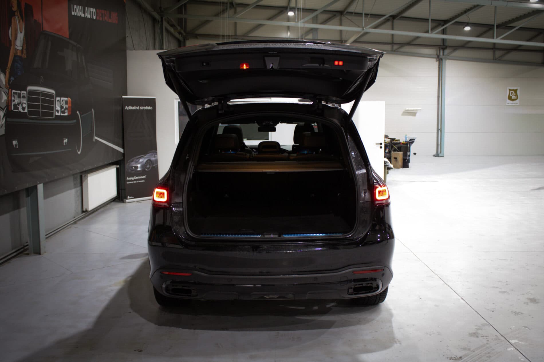 2021 Mercedes-Benz GLS 400d, čierna suv, 79 992 km