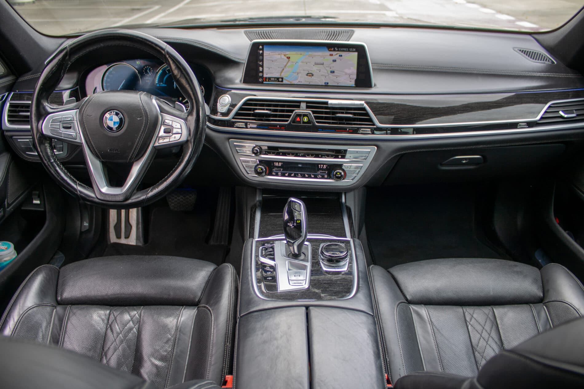2017 BMW 740d, sivá sedan, 199 355 km