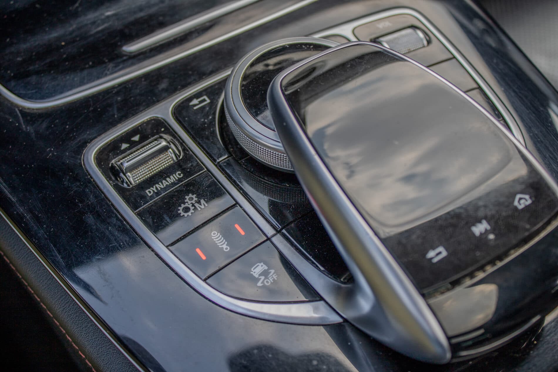 2017 Mercedes-Benz E 43 AMG, sivá sedan, 156 800 km