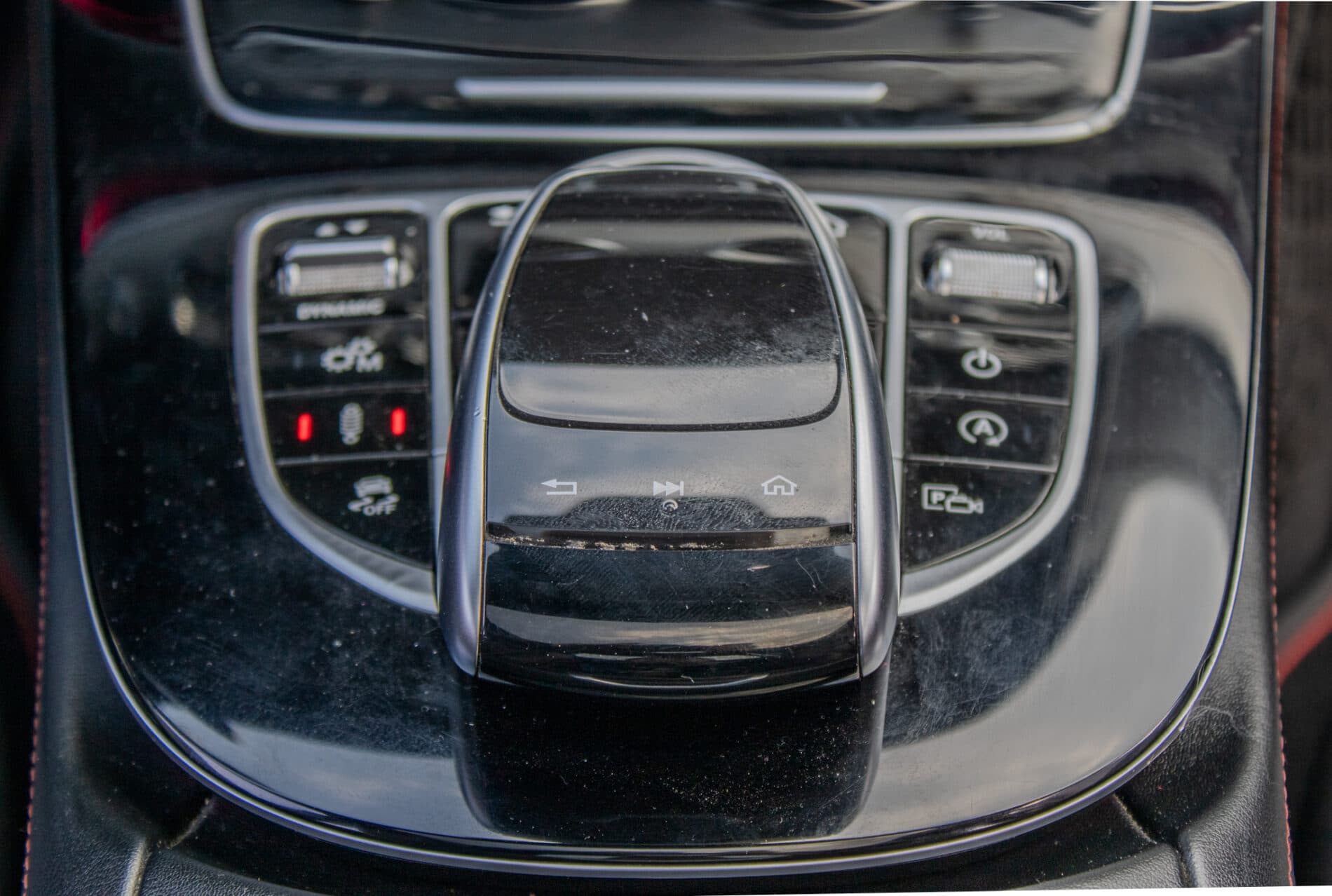2017 Mercedes-Benz E 43 AMG, sivá sedan, 156 800 km