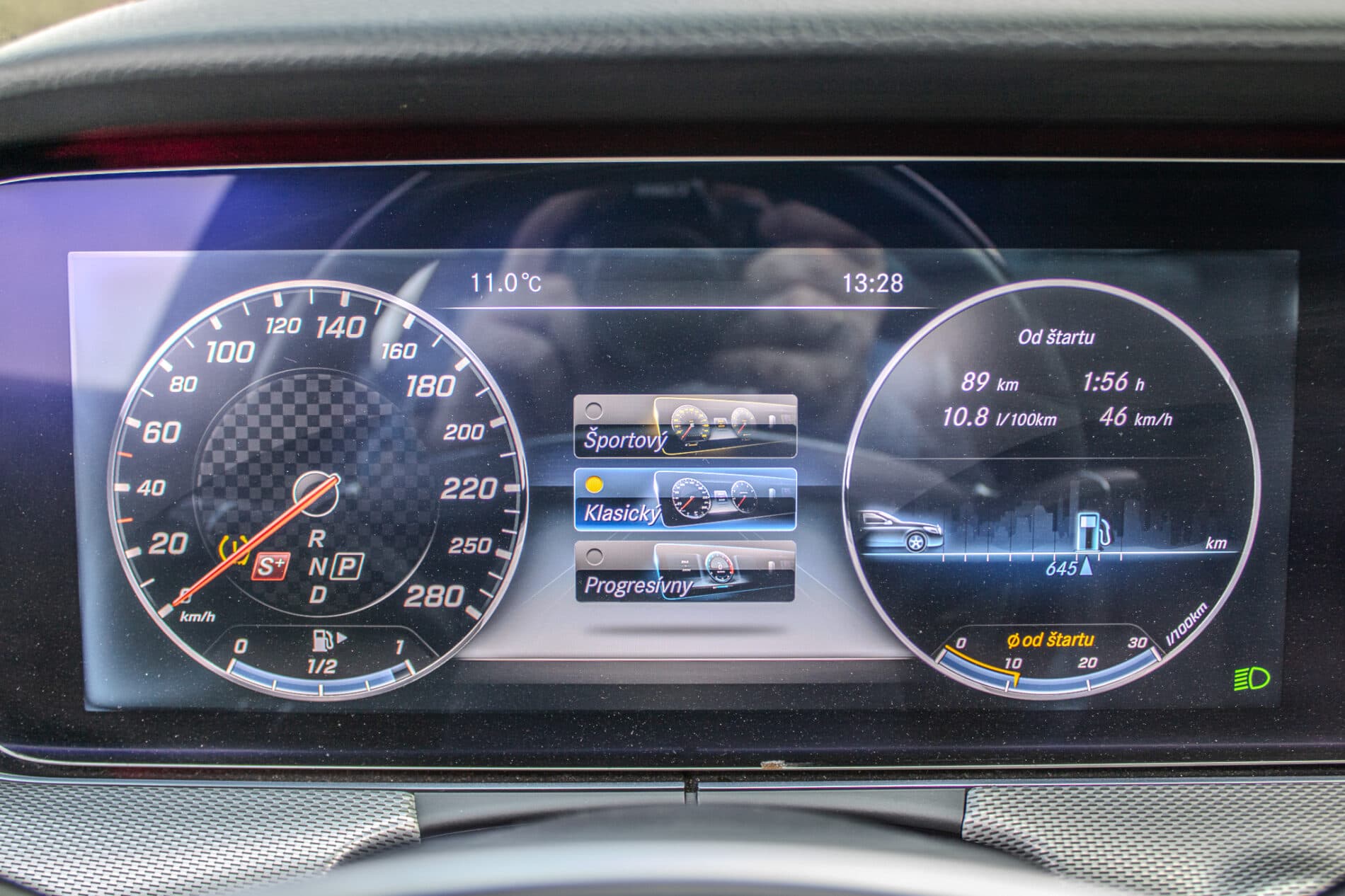 2017 Mercedes-Benz E 43 AMG, sivá sedan, 156 800 km