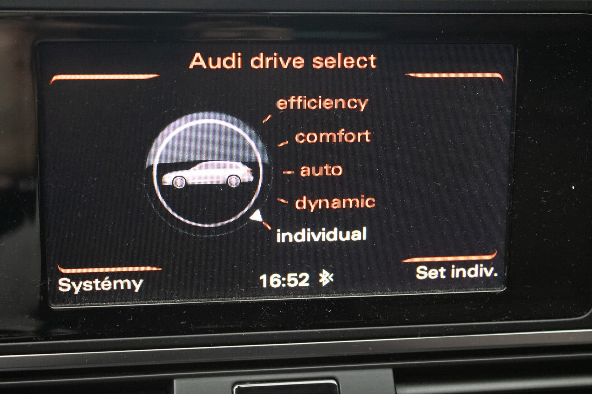 2016 AUDI A6, čierna kombi, 225 800 km