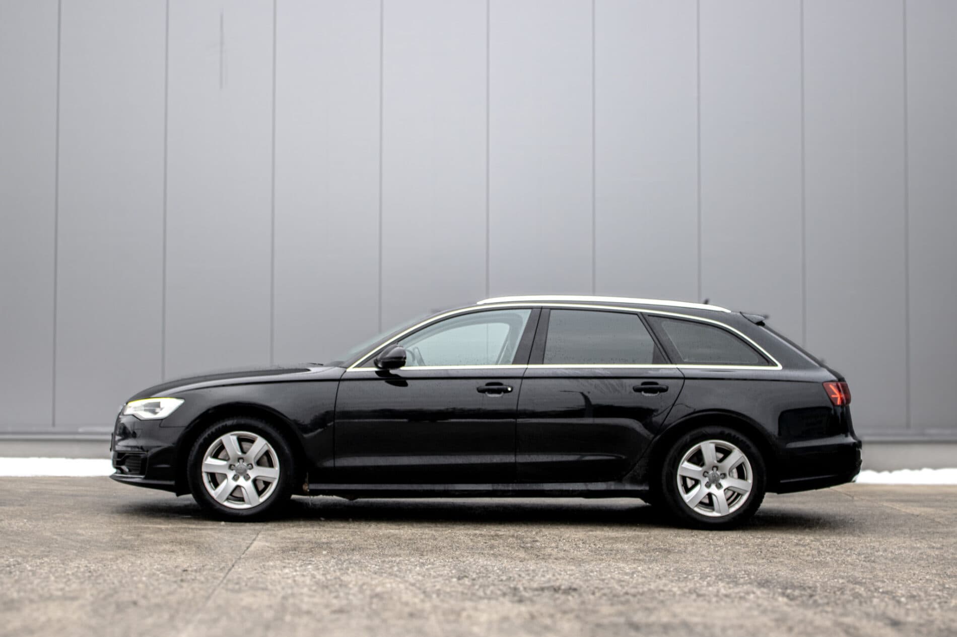2016 AUDI A6, čierna kombi, 225 800 km