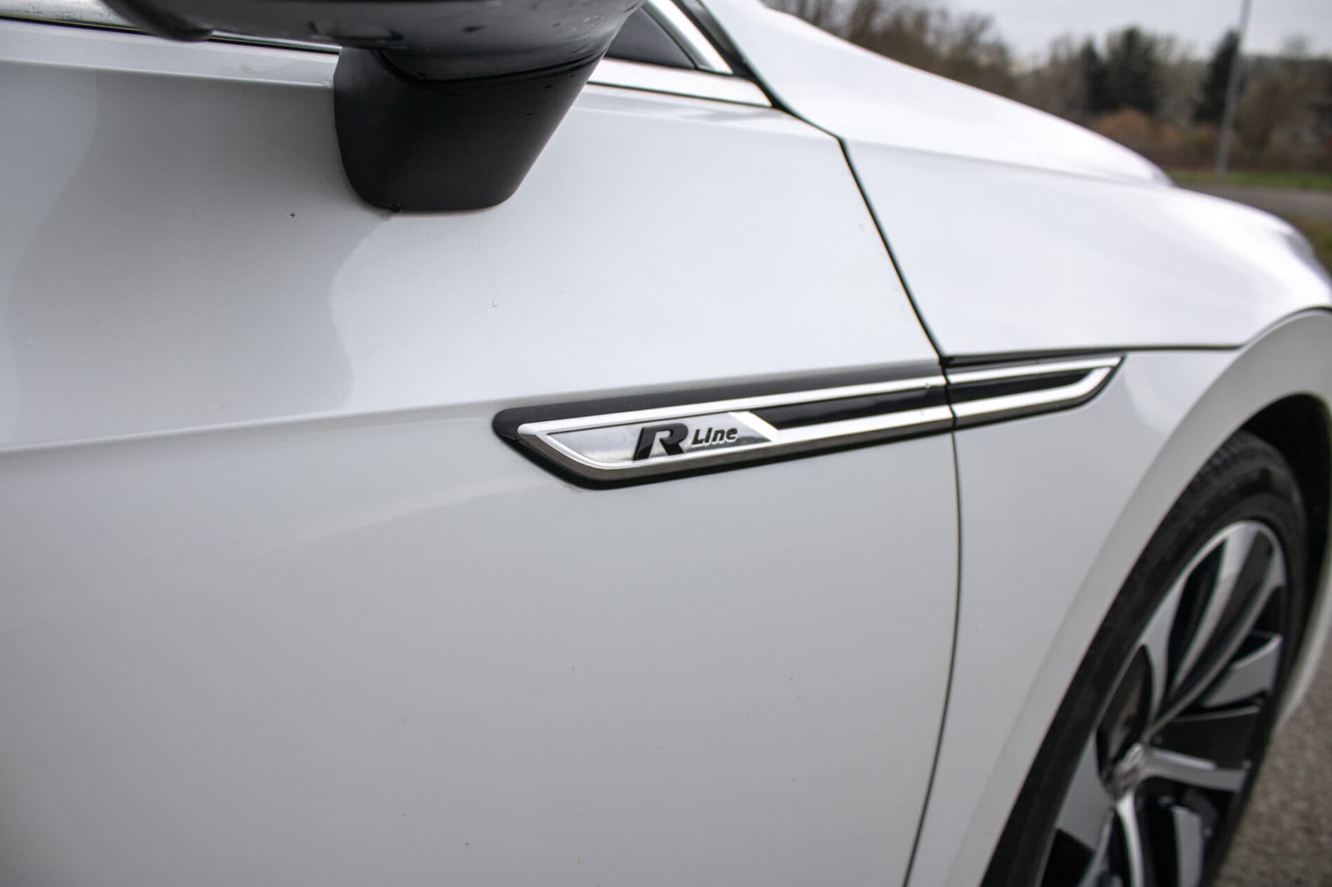 2018 Volkswagen Arteon, biela sedan, 106 961 km