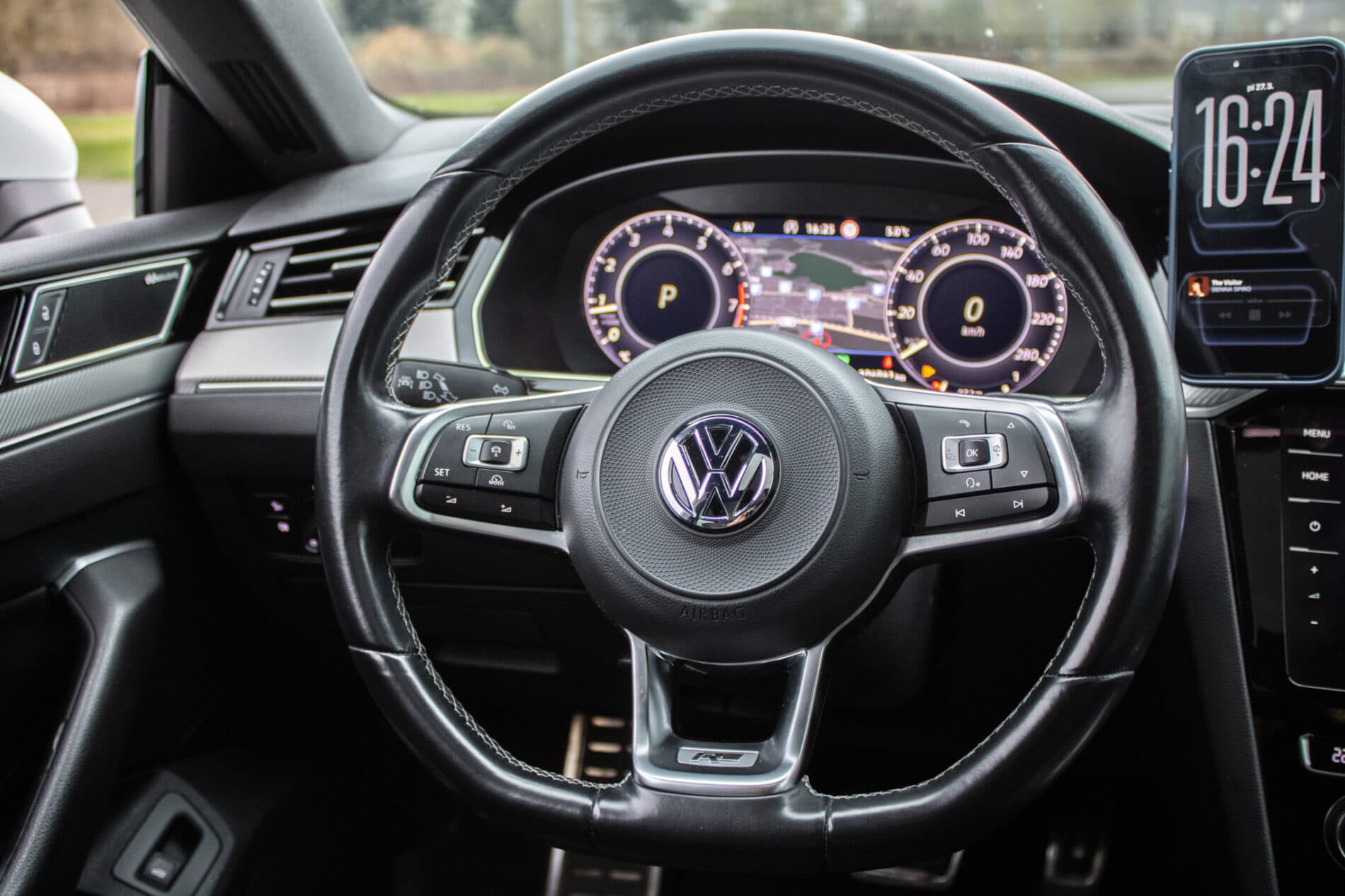2018 Volkswagen Arteon, biela sedan, 106 961 km