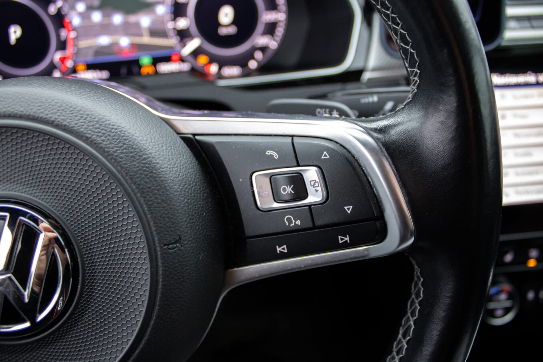 2018 Volkswagen Arteon, biela sedan, 106 961 km