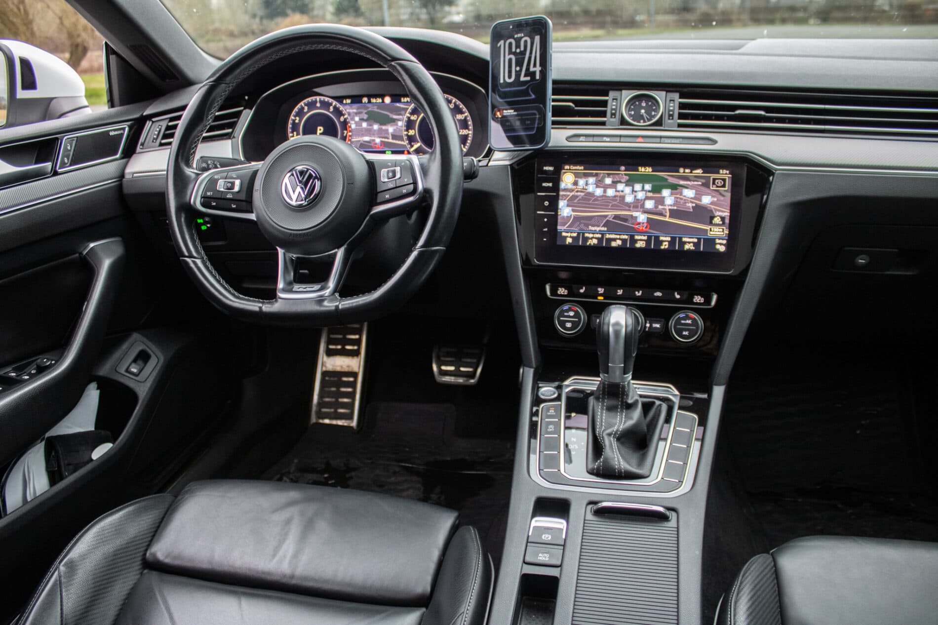 2018 Volkswagen Arteon, biela sedan, 106 961 km