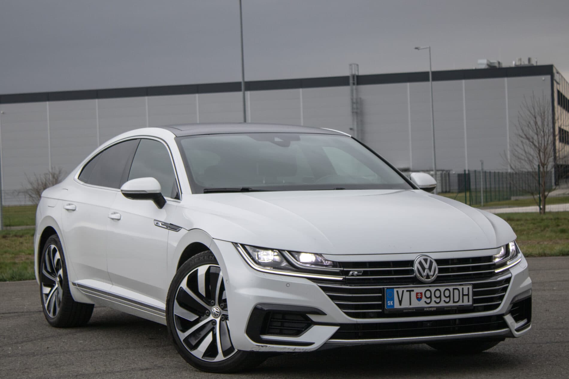 2018 Volkswagen Arteon, biela sedan, 106 961 km