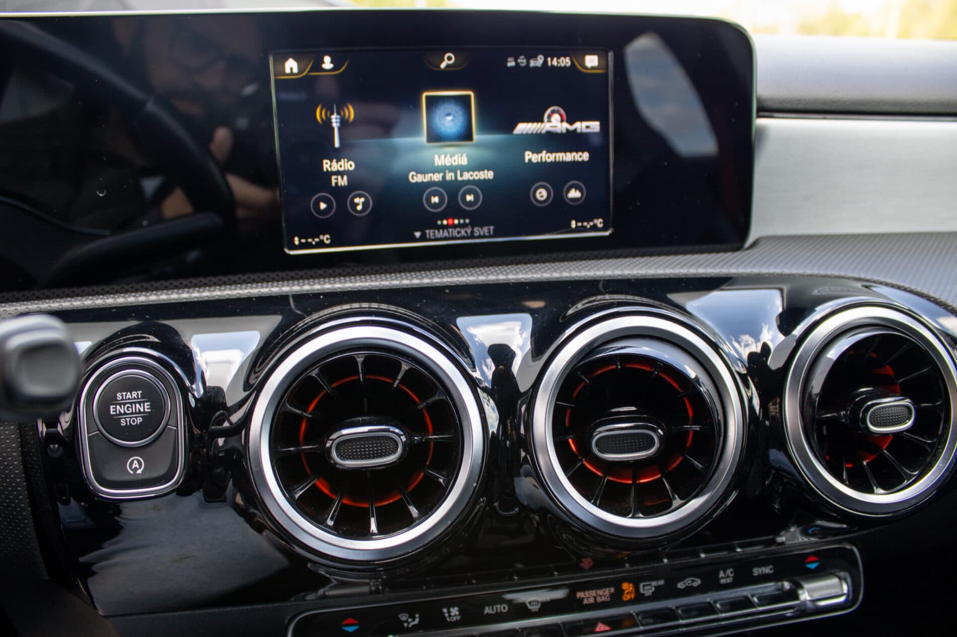 2019 Mercedes-Benz A 35 AMG, čierna sedan, 60 541 km