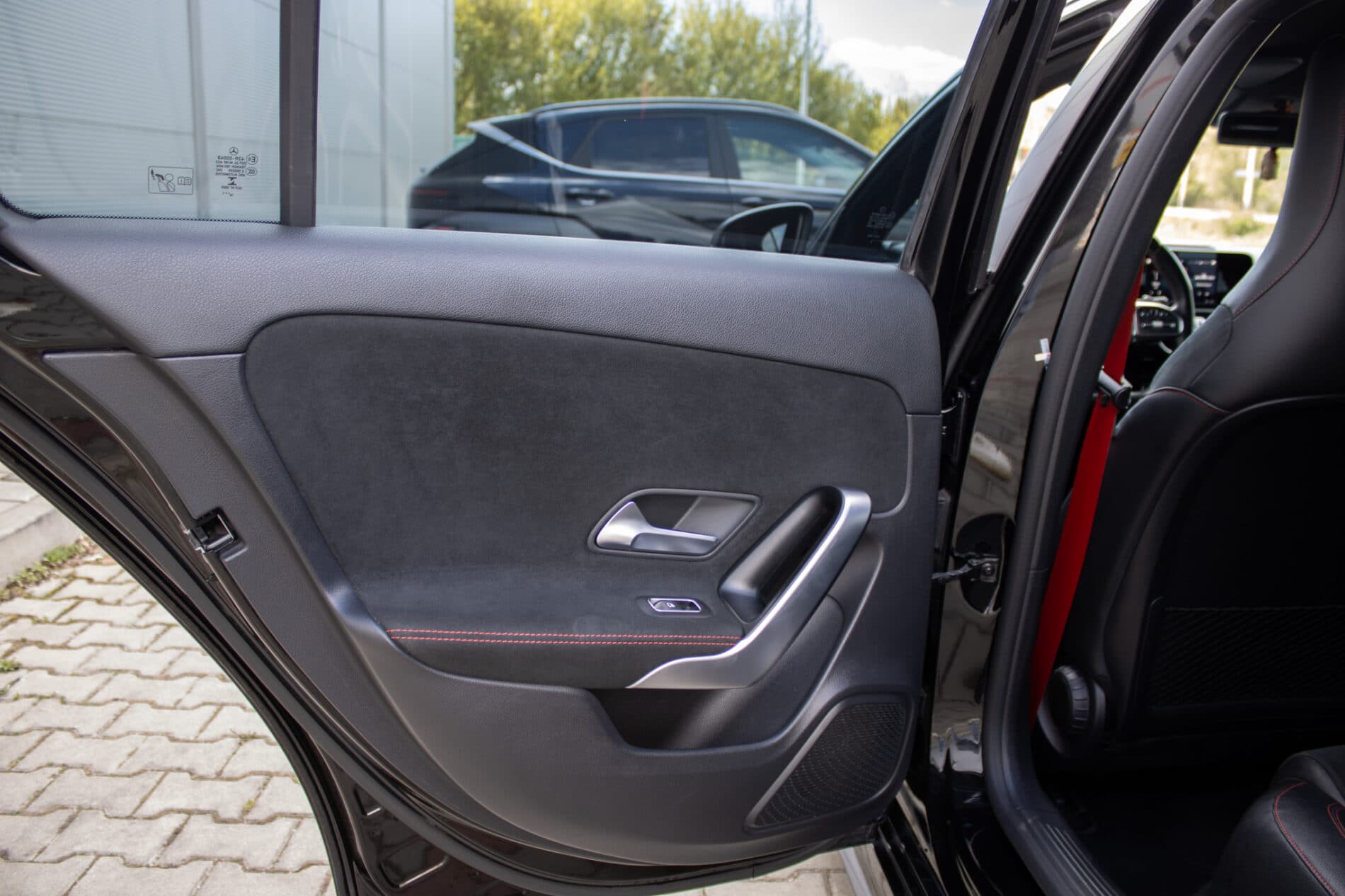 2019 Mercedes-Benz A 35 AMG, čierna sedan, 60 541 km
