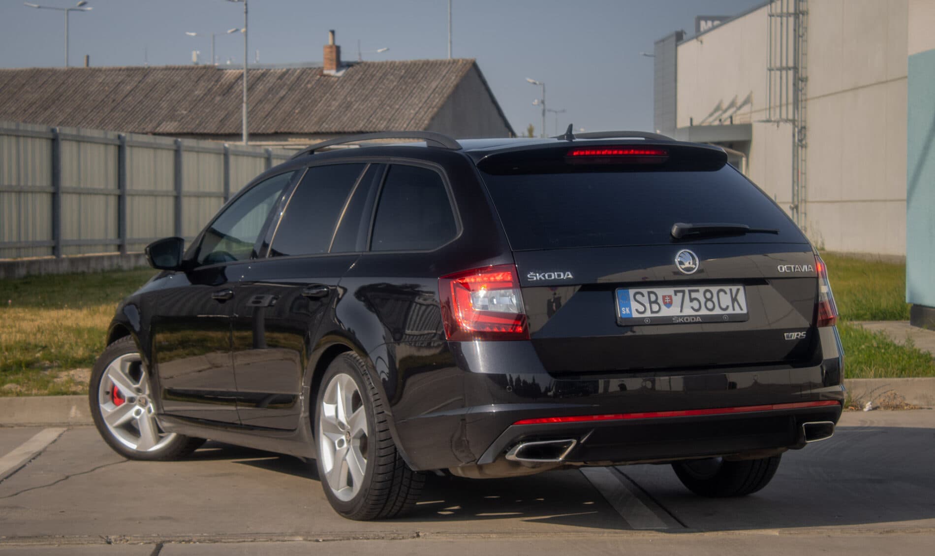 2018 Skoda Octavia RS, čierna kombi, 223 705 km