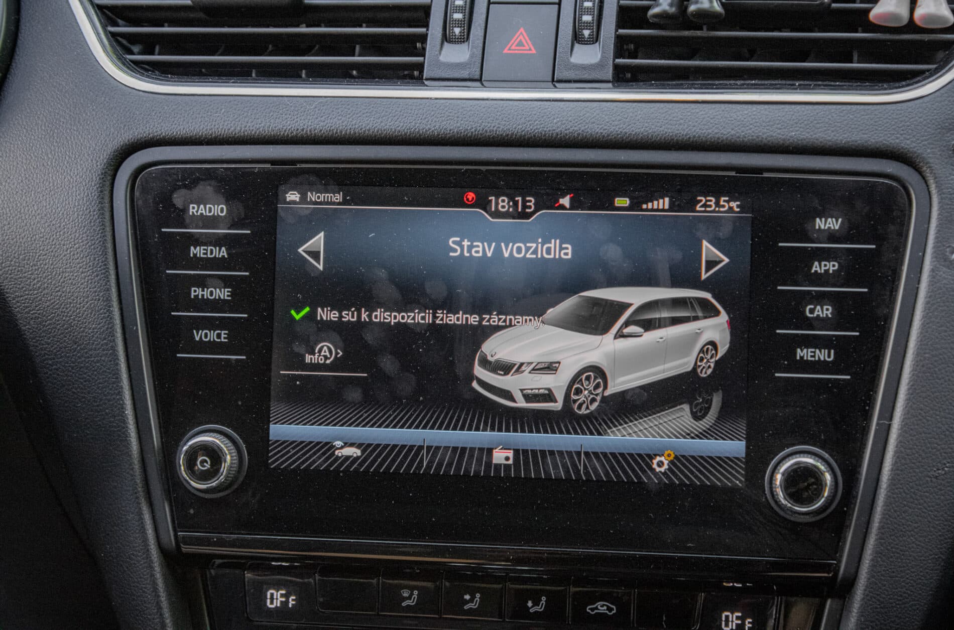 2018 Skoda Octavia RS, čierna kombi, 223 705 km