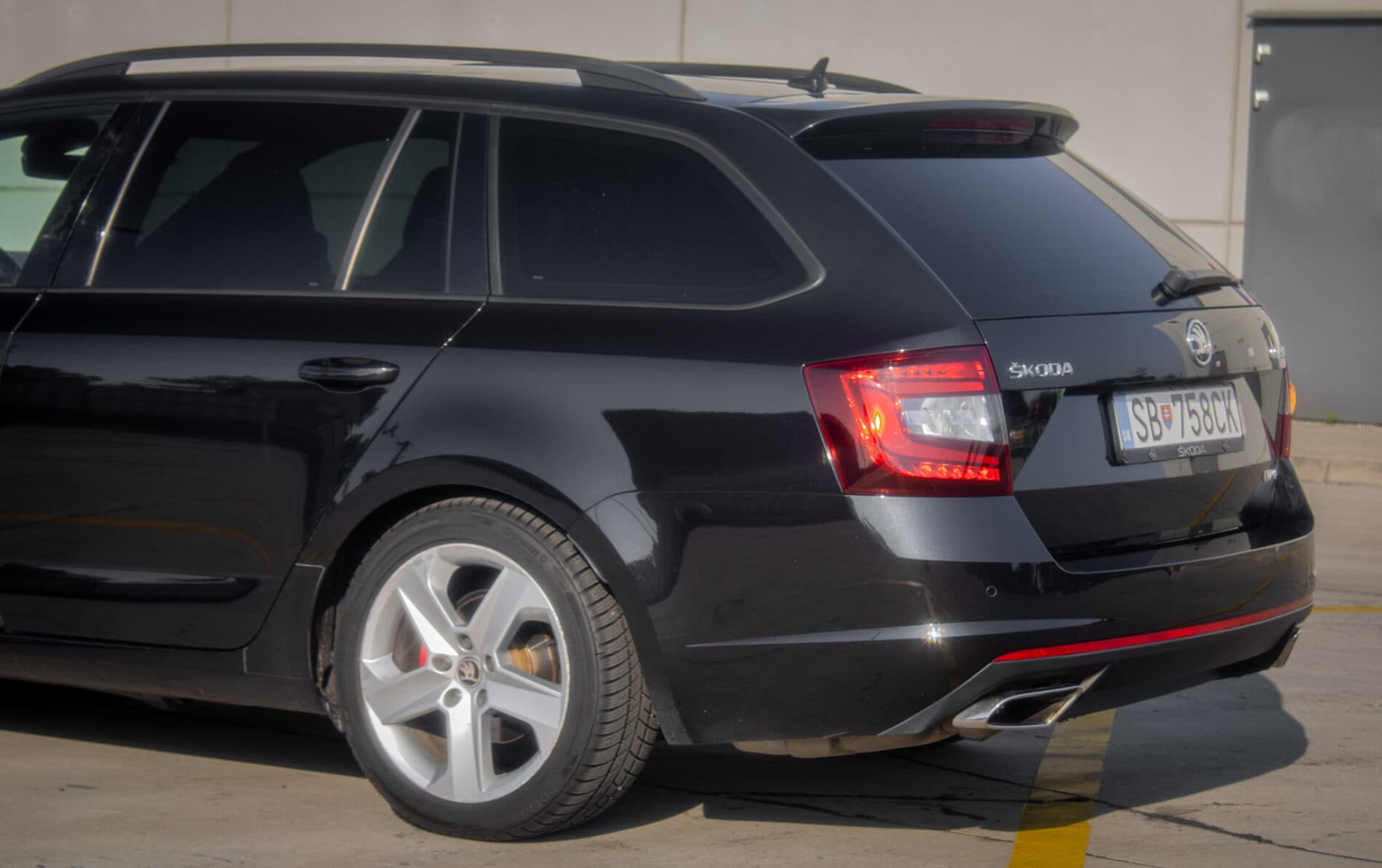2018 Skoda Octavia RS, čierna kombi, 223 705 km