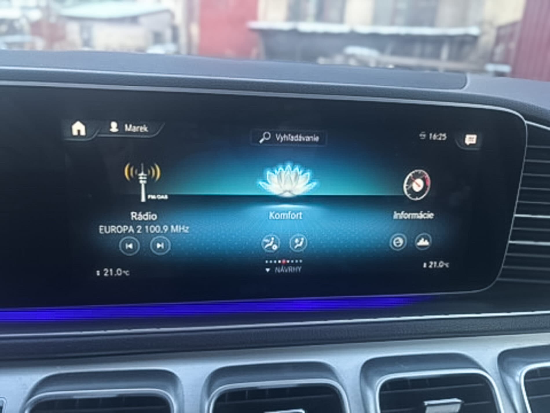 2022 Mercedes-Benz GLE 400d, biela kombi, 120 000 km