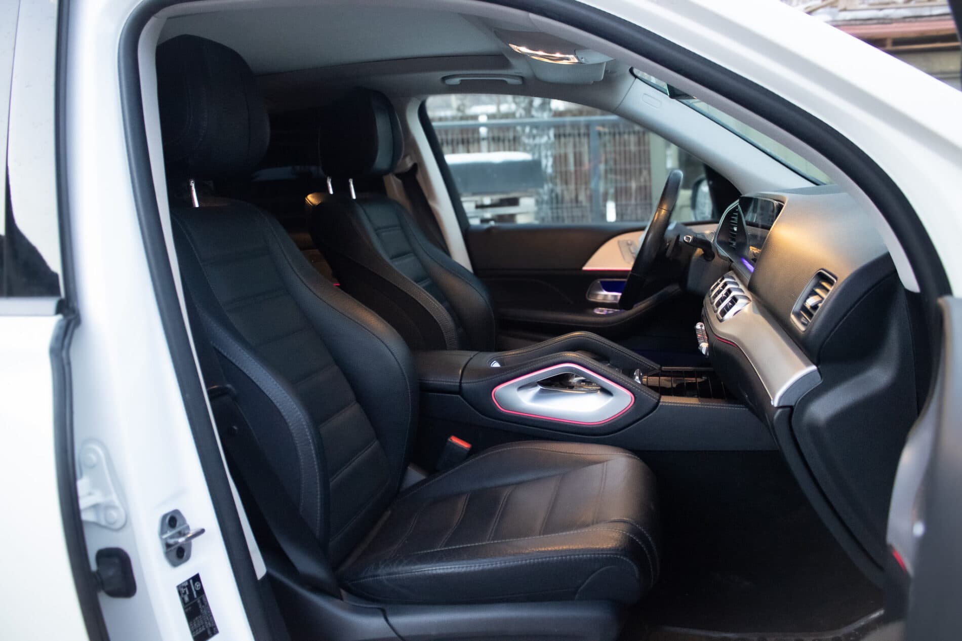 2022 Mercedes-Benz GLE 400d, biela kombi, 120 000 km