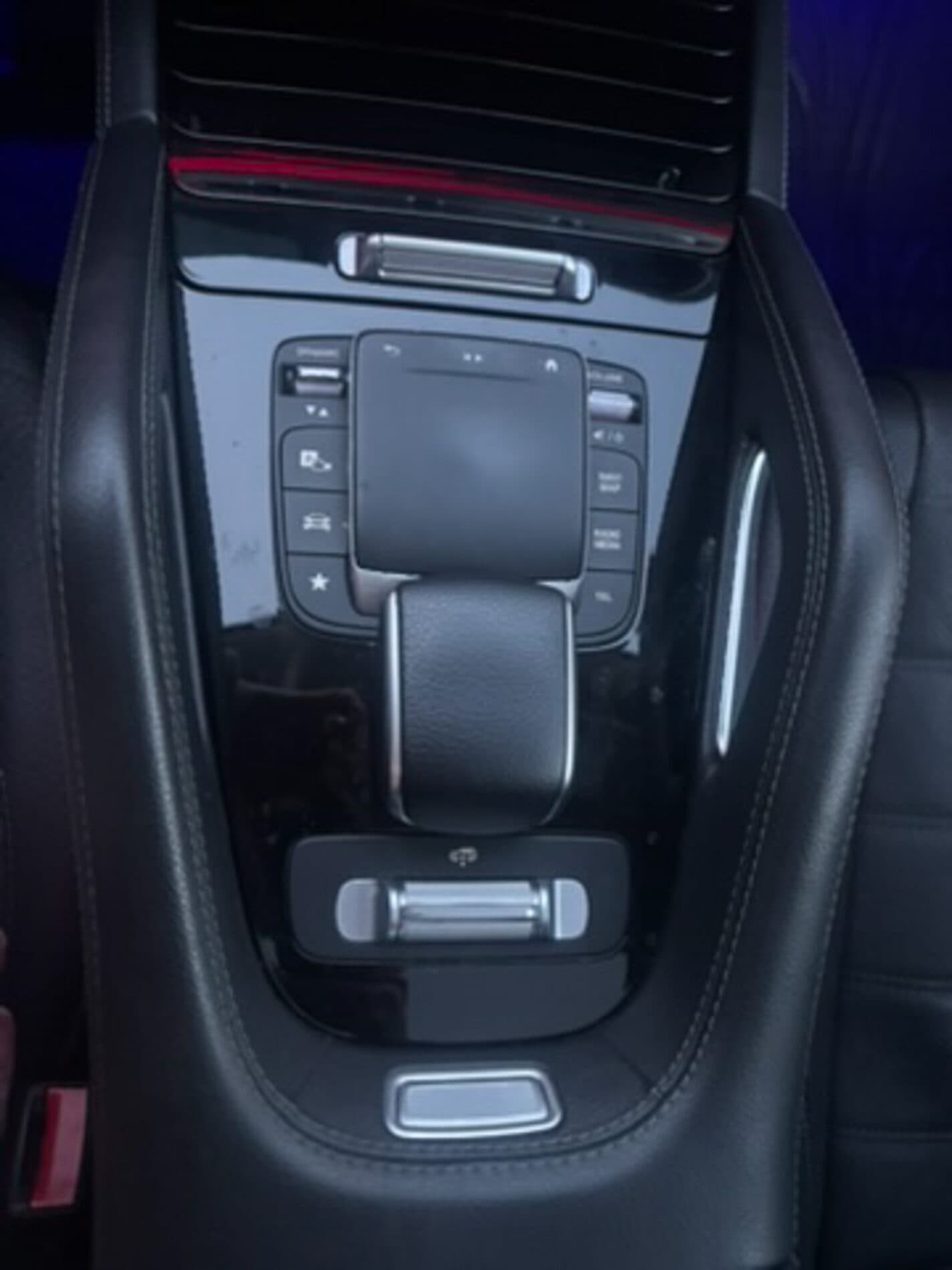 2022 Mercedes-Benz GLE 400d, biela kombi, 120 000 km