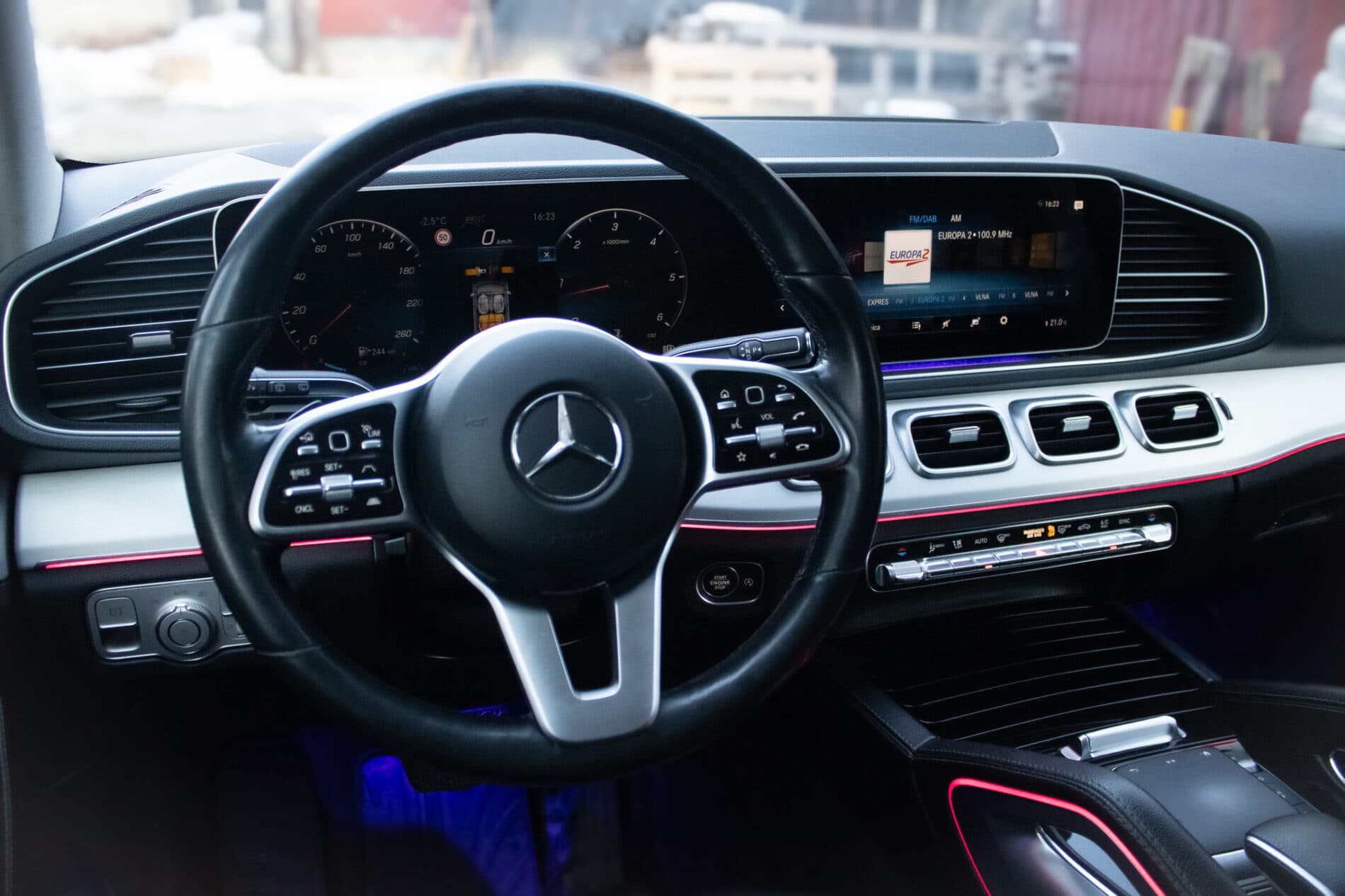 2022 Mercedes-Benz GLE 400d, biela kombi, 120 000 km