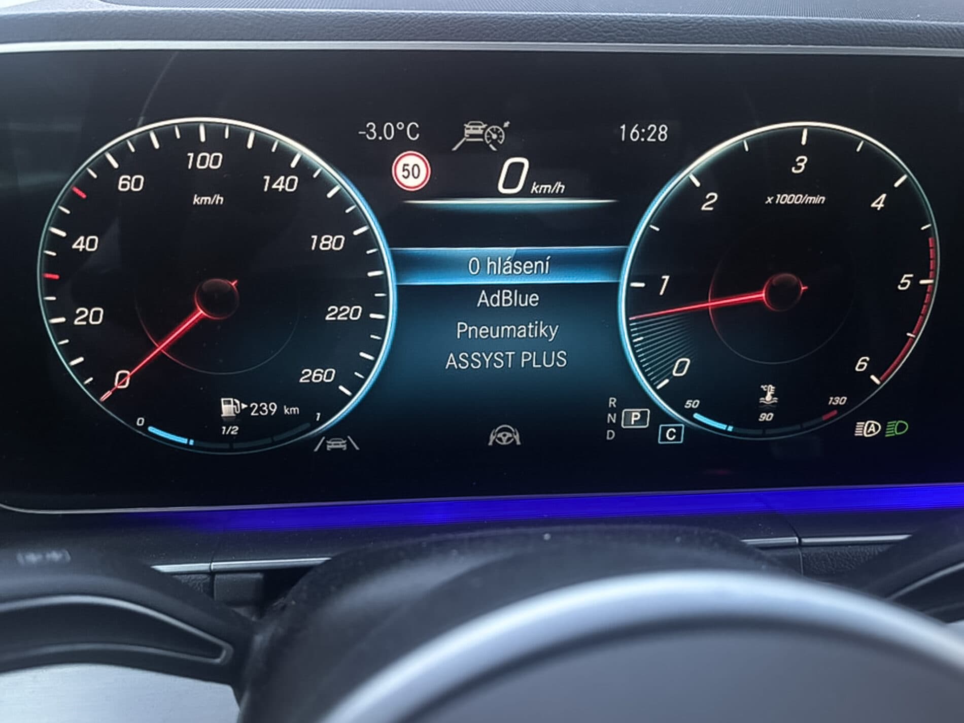 2022 Mercedes-Benz GLE 400d, biela kombi, 120 000 km