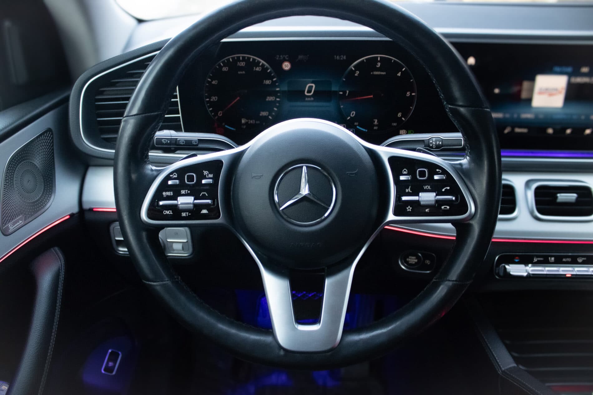 2022 Mercedes-Benz GLE 400d, biela kombi, 120 000 km