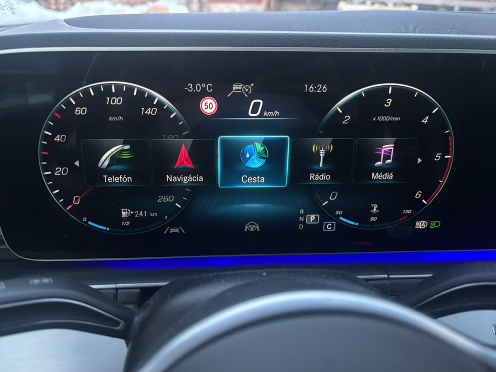 2022 Mercedes-Benz GLE 400d, biela kombi, 120 000 km