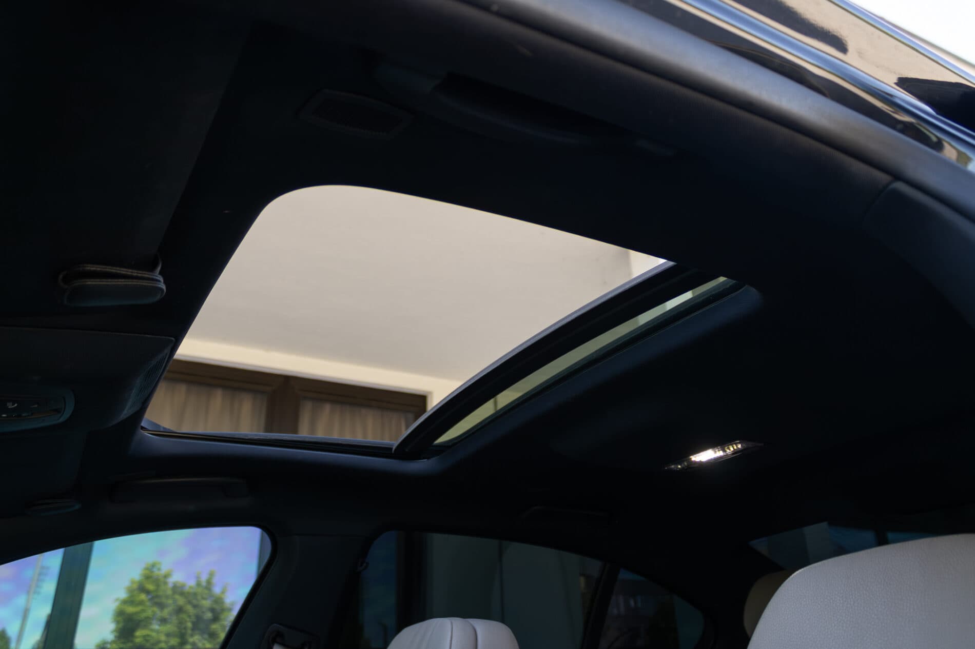 2009 BMW 740i, čierna sedan, 350 675 km