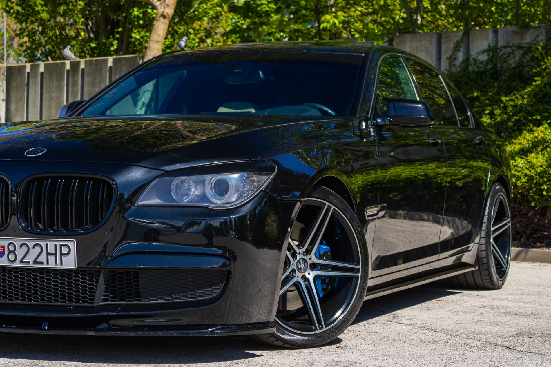 2009 BMW 740i, čierna sedan, 350 675 km