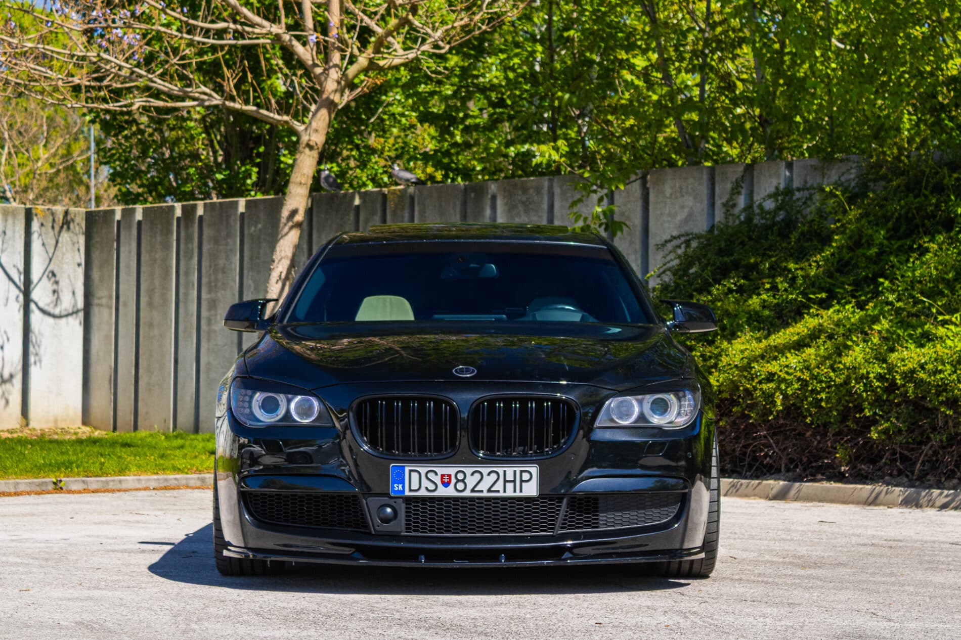 2009 BMW 740i, čierna sedan, 350 675 km