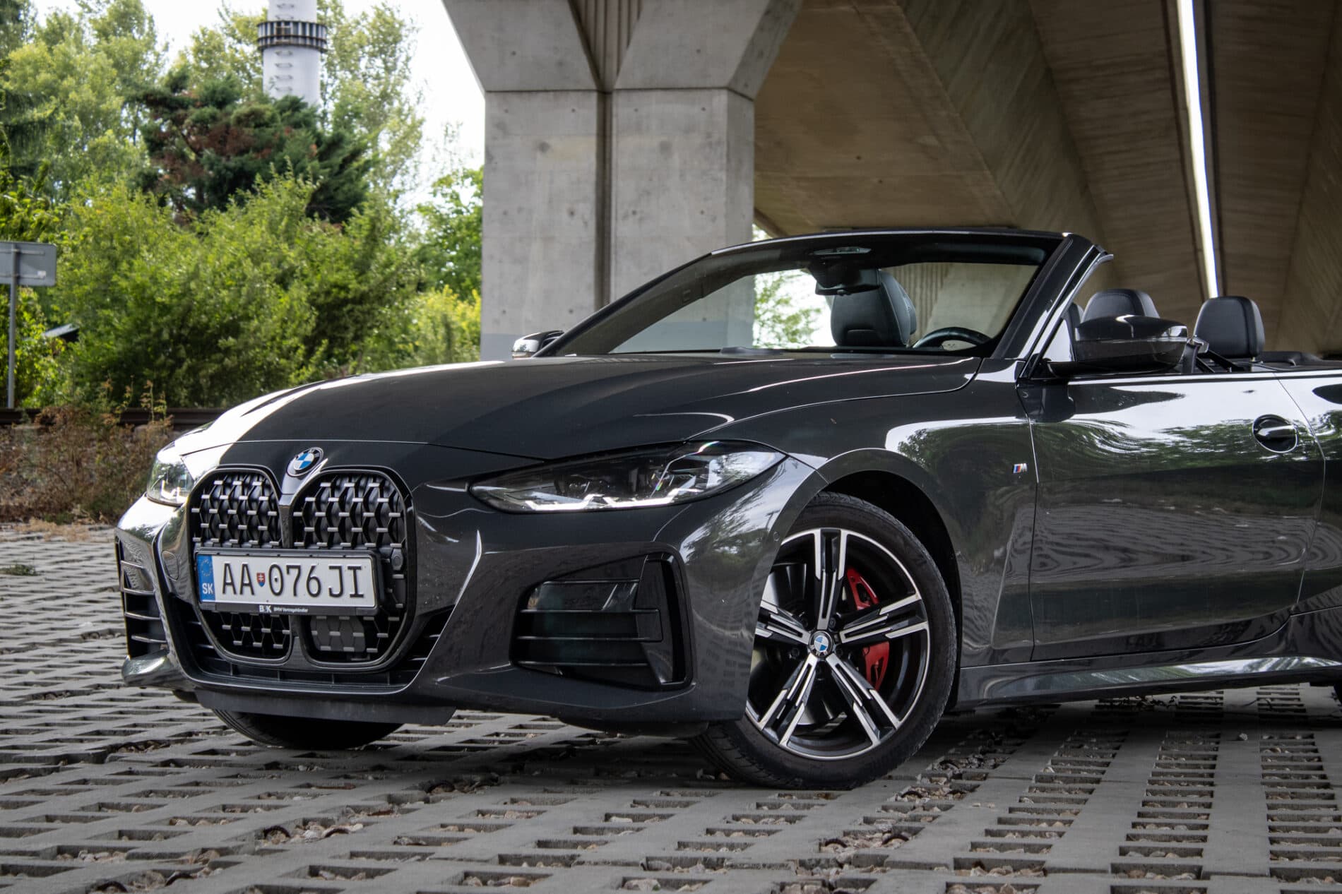 2023 BMW M440i, sivá kabriolet, 23 747 km